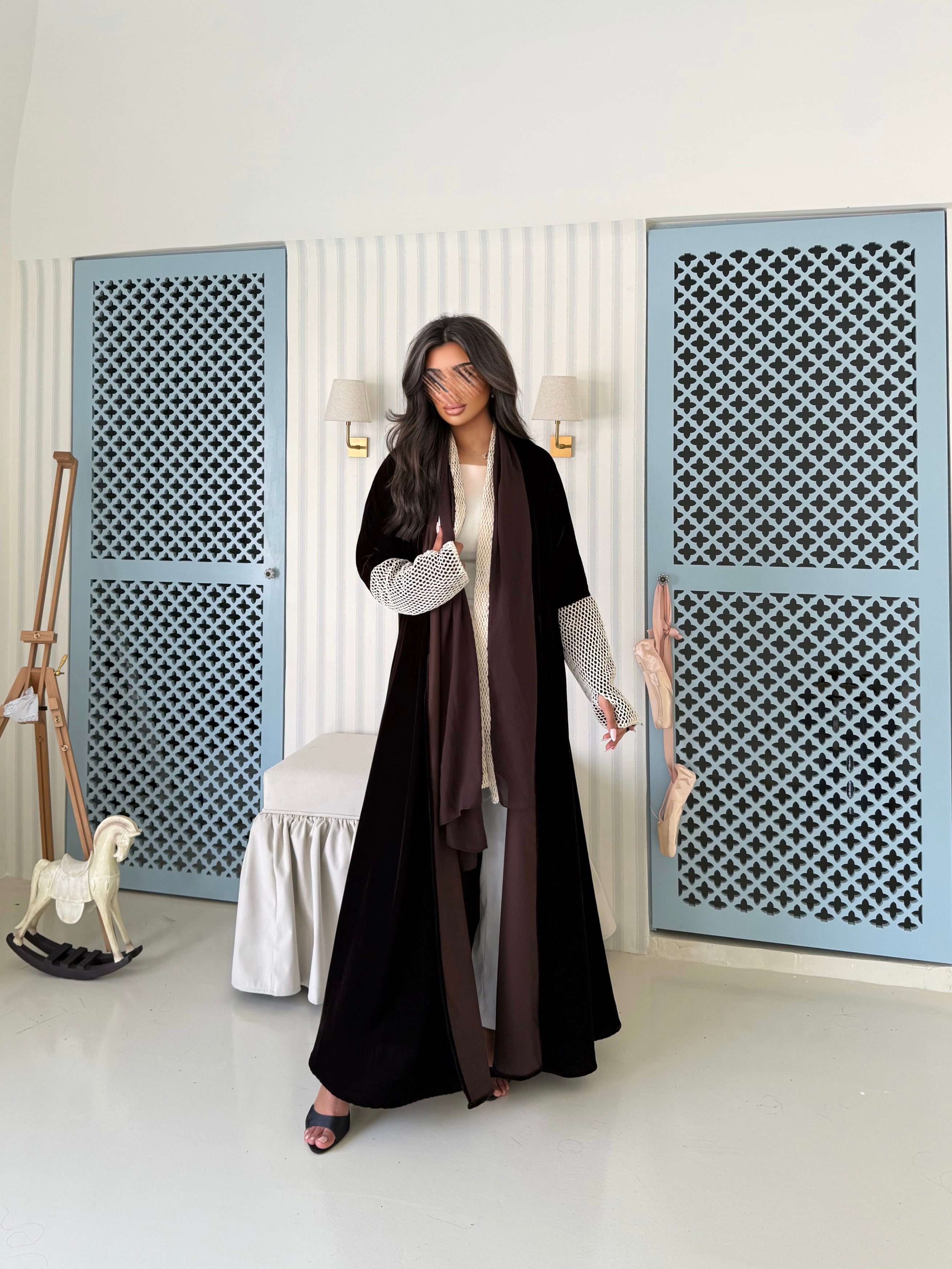 MW645 - Light Crepe Standing with Jacquard Half-Cloche