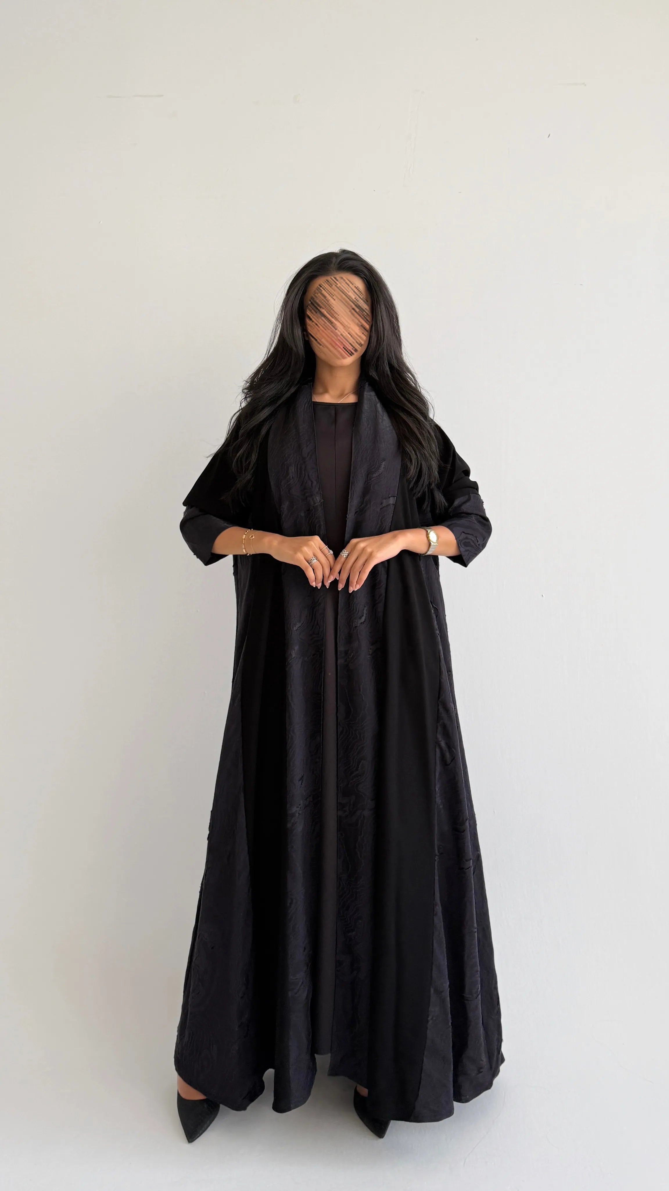 MWT1263 - عباية سوادء بتدخيله جاكار - Aya