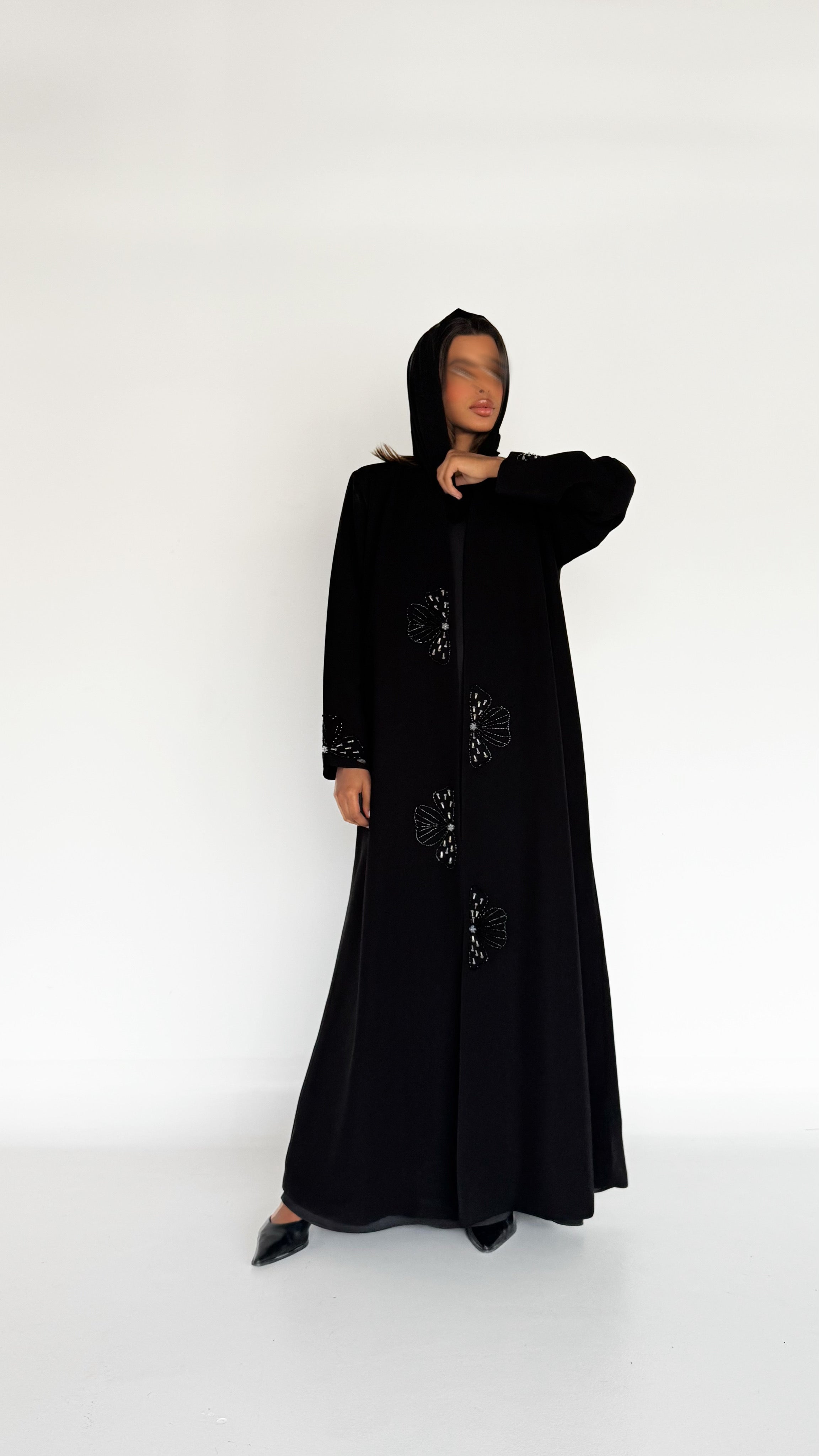 MW645 - Light Crepe Standing with Jacquard Half-Cloche