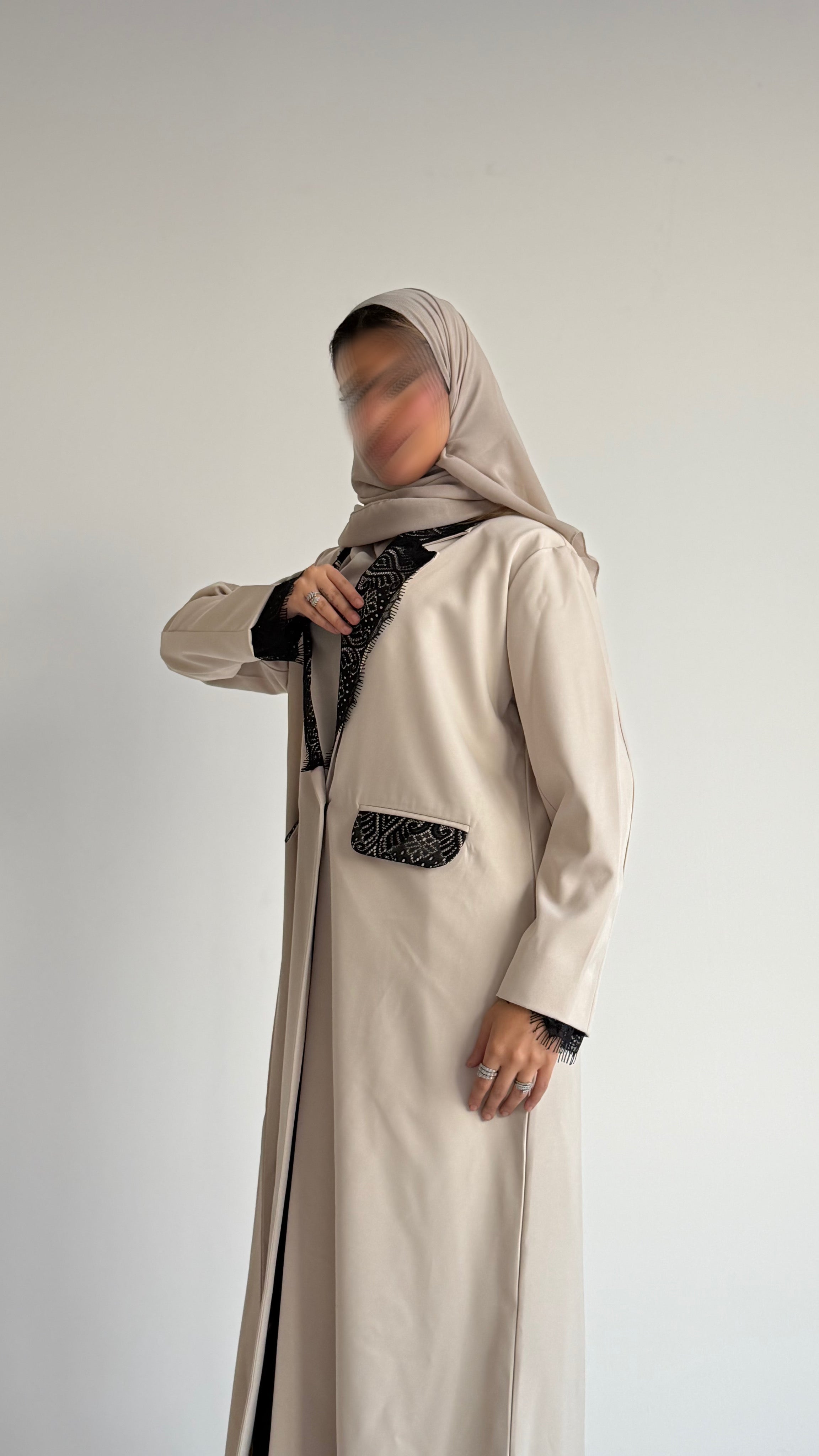 MW1756- قماش بليزر مع اضافة الدانتيل على الياقة - Aya