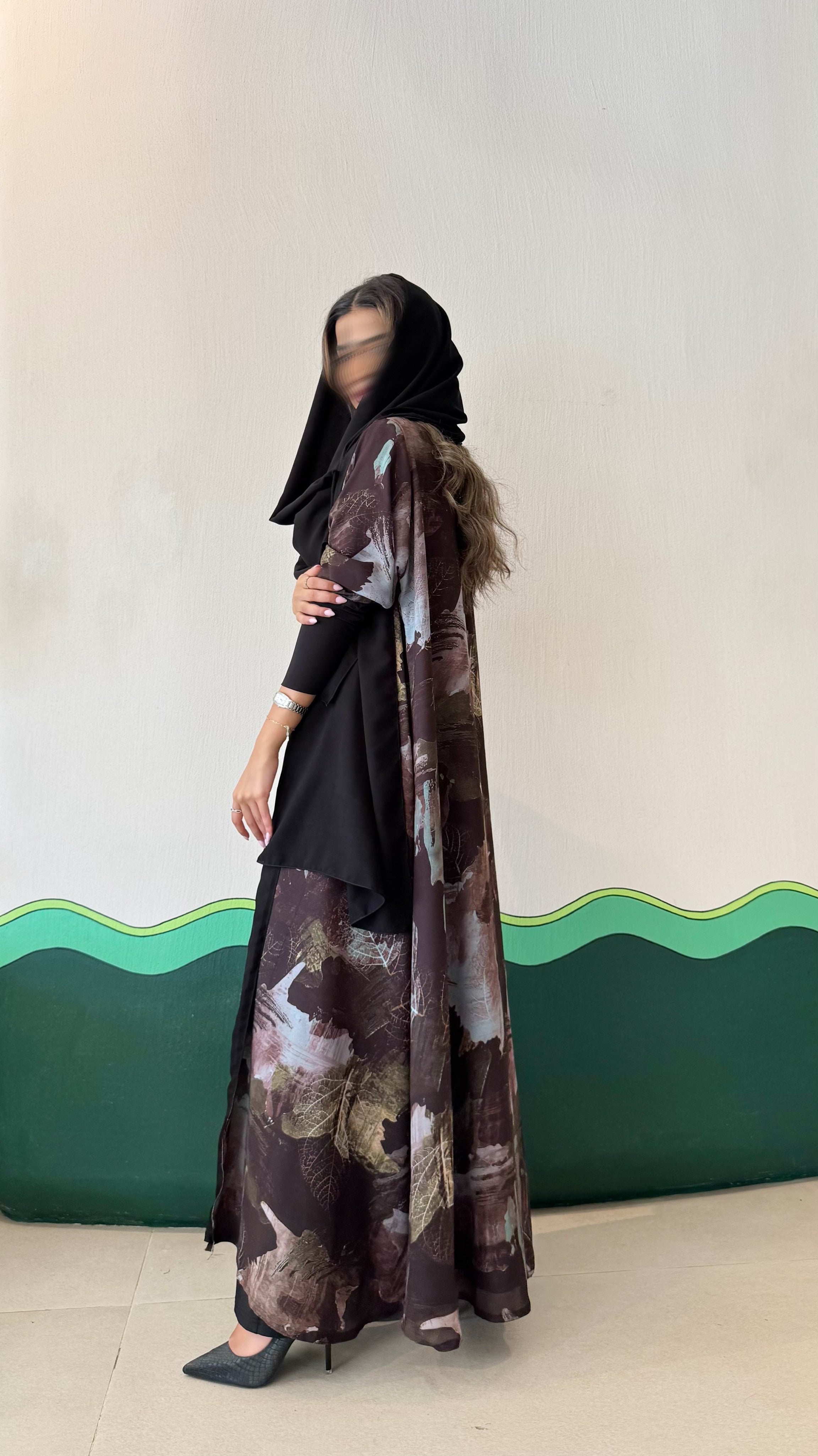 MW645 - Light Crepe Standing with Jacquard Half-Cloche