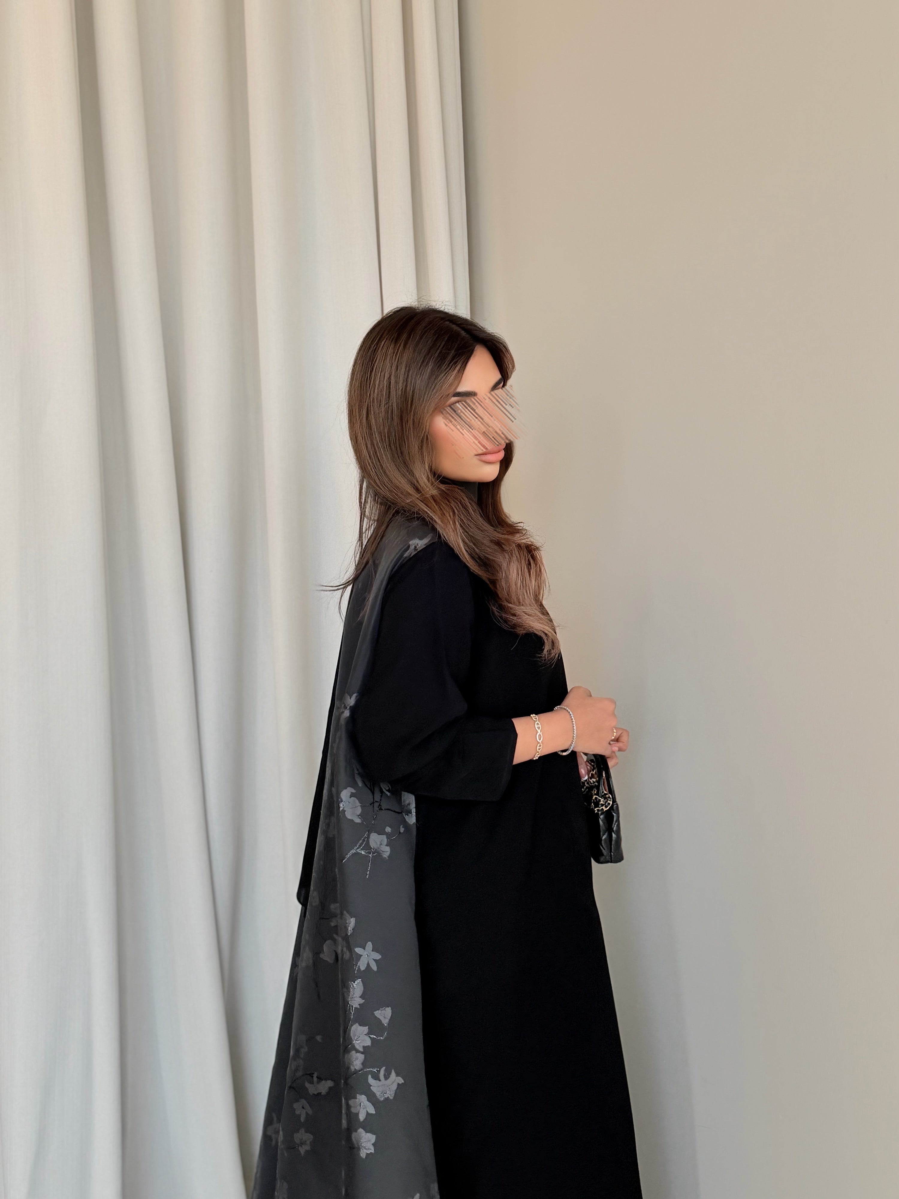 MWT5038 - قماش اسود كريب مع قماش تفته قصة كلوش - Aya