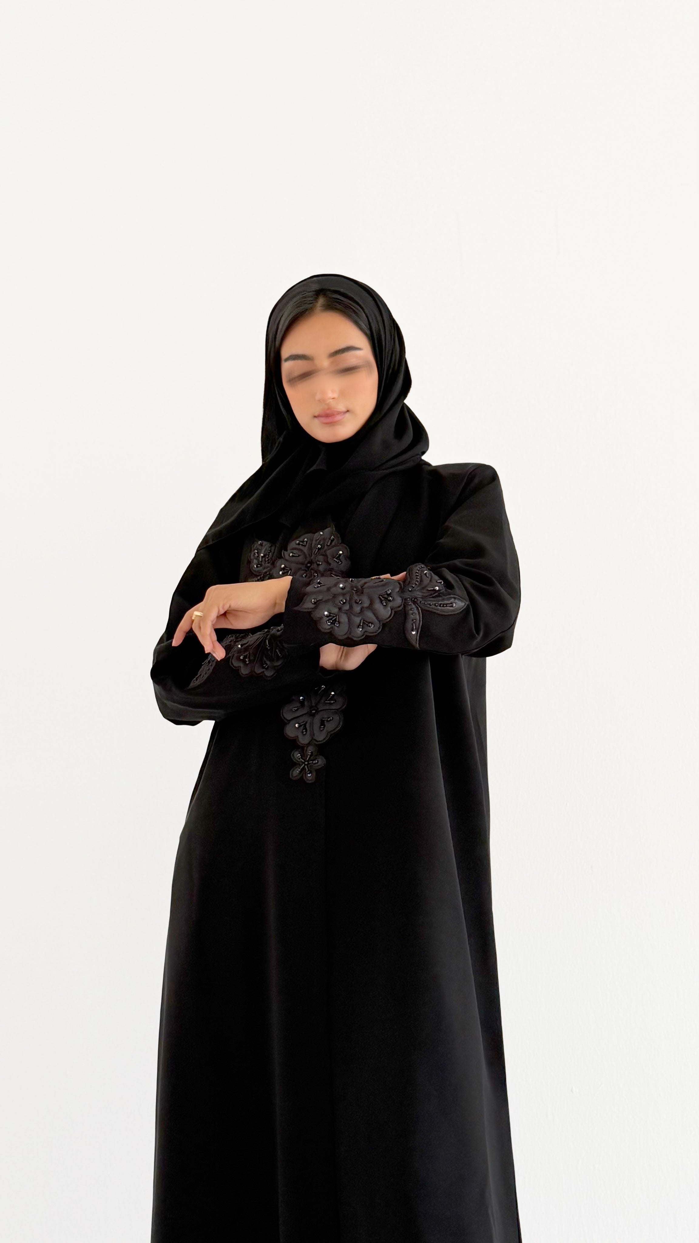 MW645 - Light Crepe Standing with Jacquard Half-Cloche