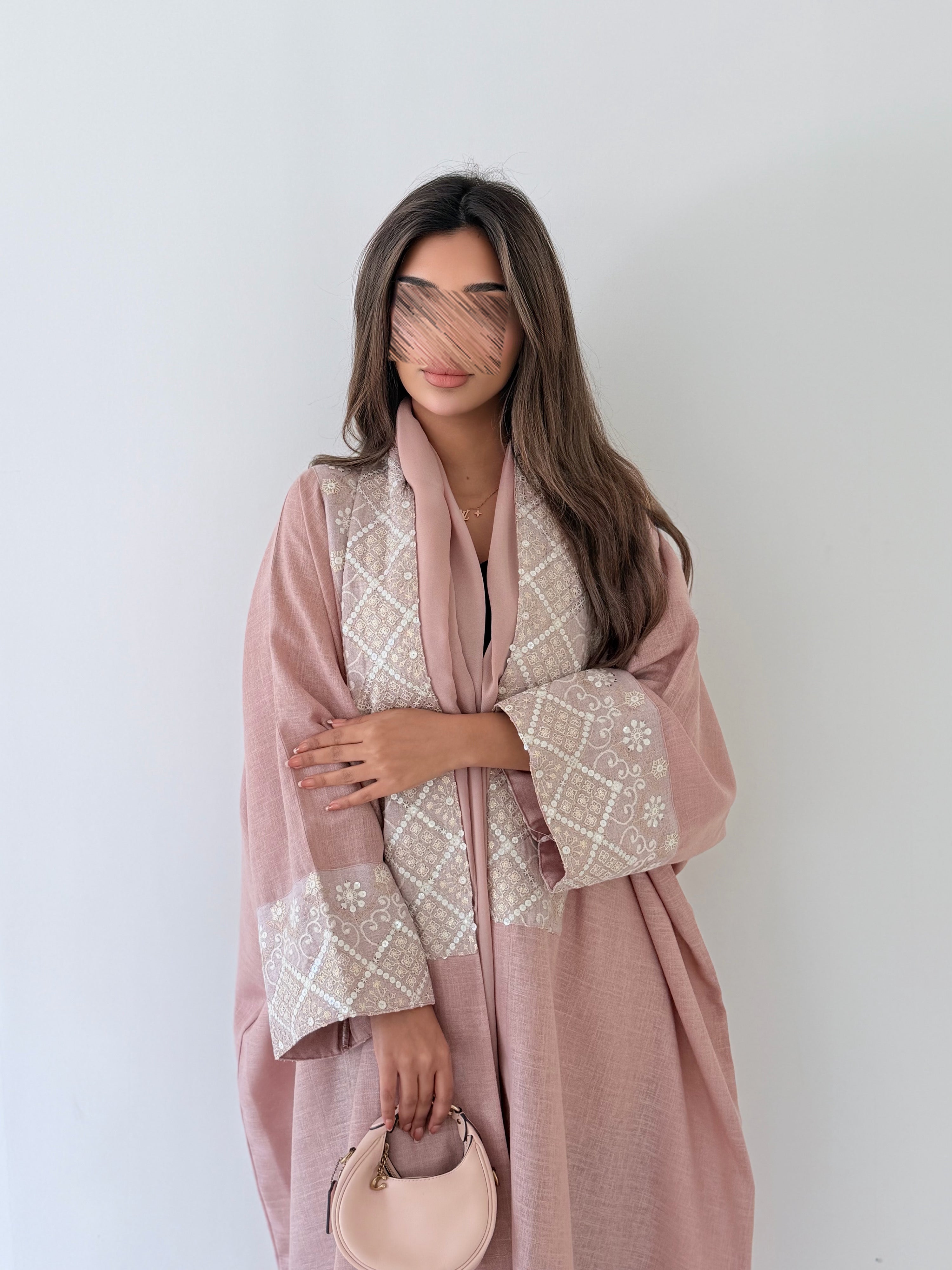 MWT5026 - لينن وردي فاتح مع قماش مطرز رمضاني قصة نص بشت - Aya