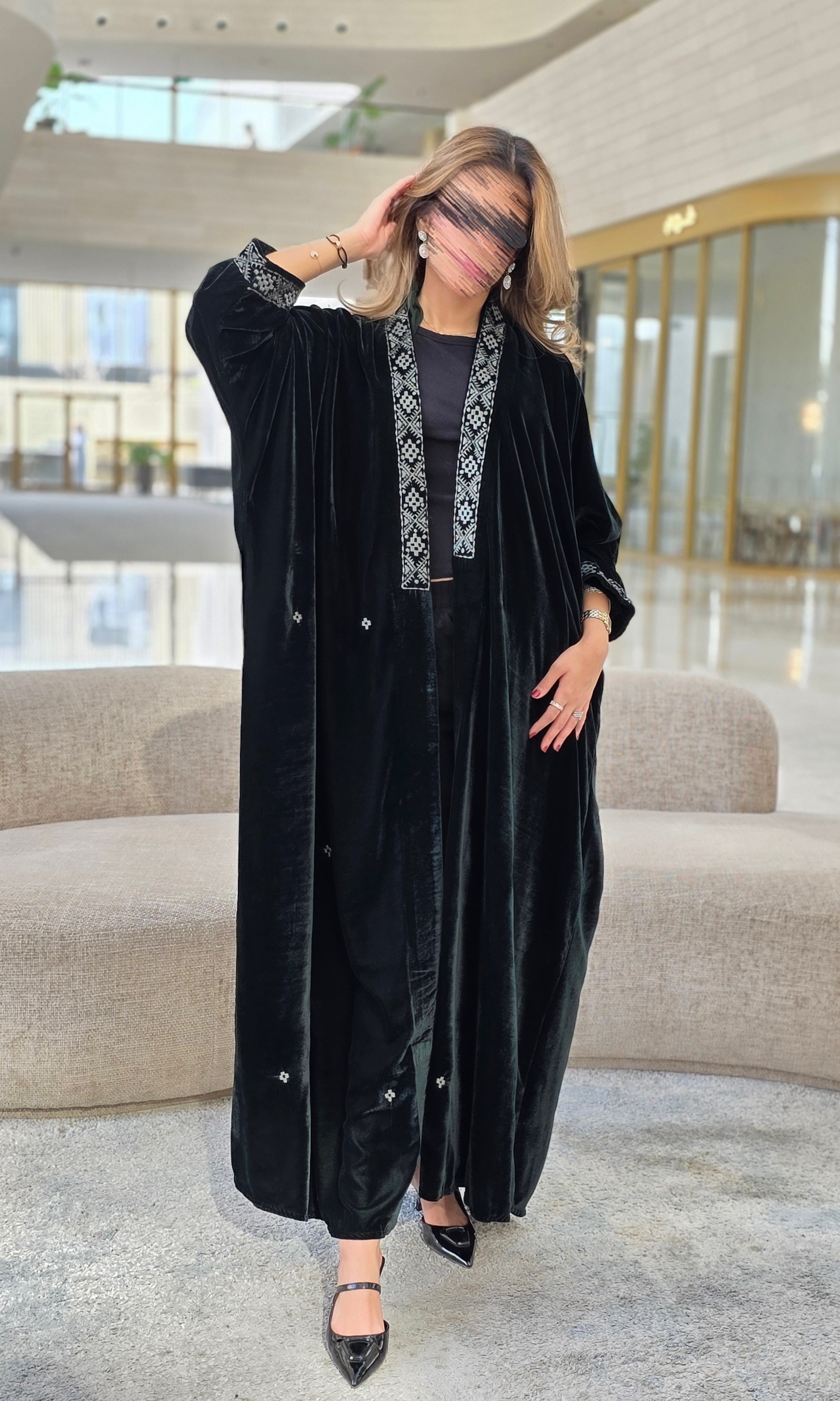 MWT652 - عباية مخمل تطريز اخضر - Aya