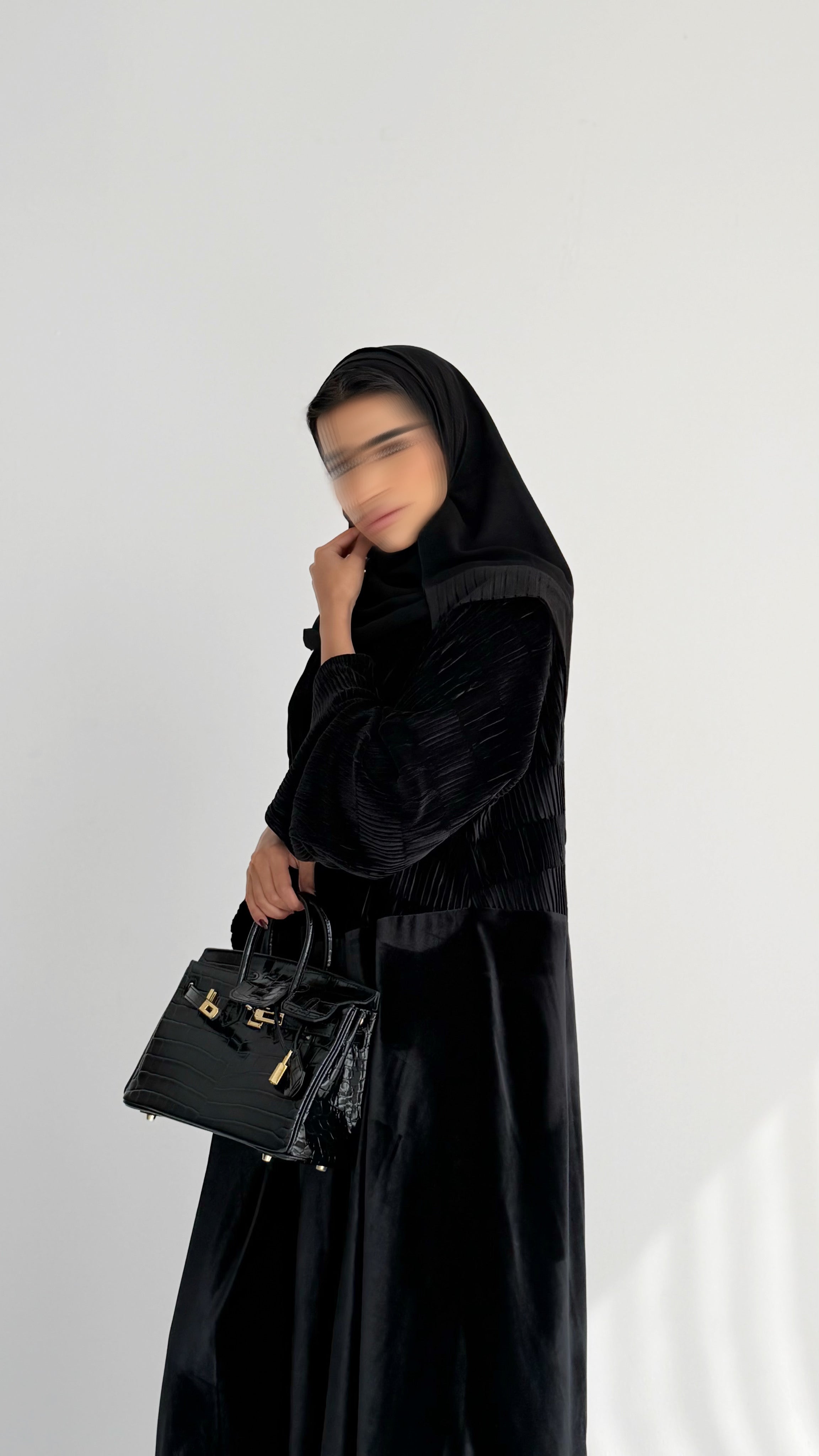 MWT872 - عباية مخمل بيليسية