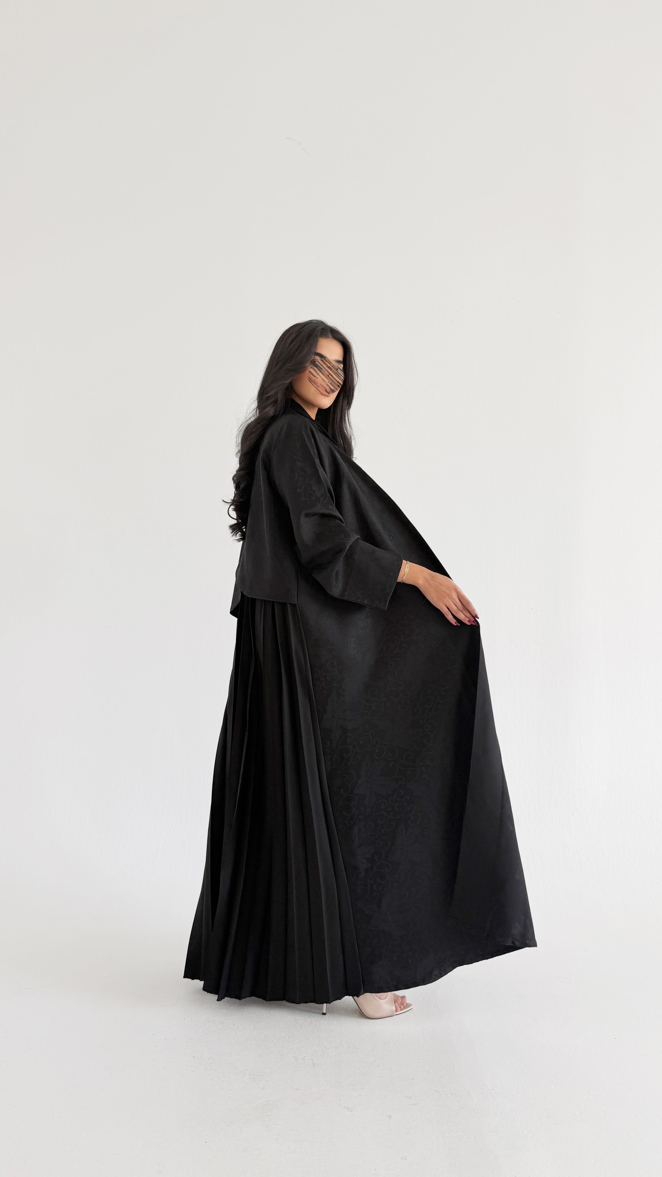 MW2073 - عبايه كلوش جاكار بالامام والخلف تكسير - Aya