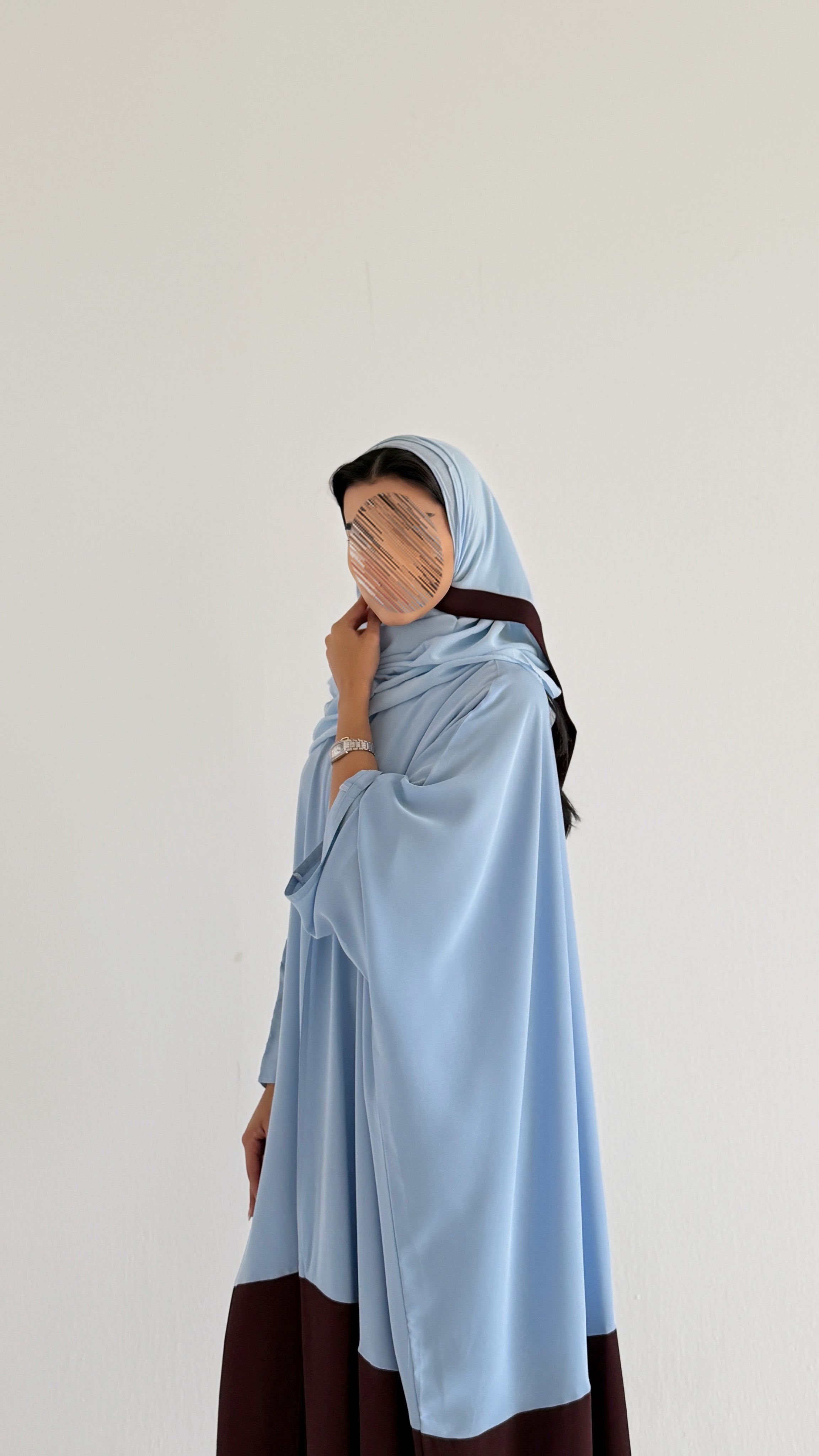 MW2165 - عبايه كريب مع اضافه لونين راقي وحصري - Aya