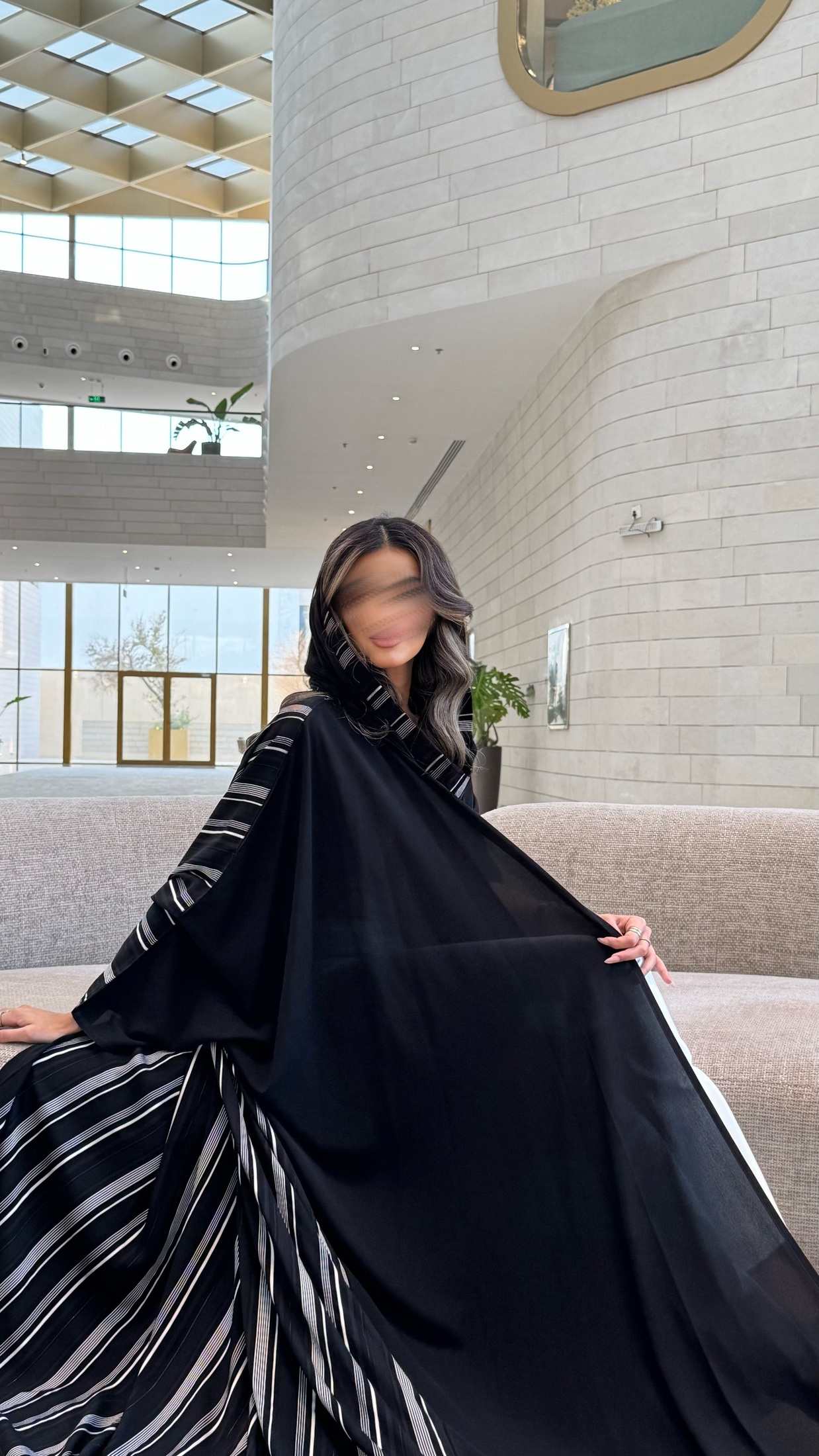 MW1592 -  عباية سوداء كريب بظهر مخطط | Black Crepe Abaya with Striped Back - Aya