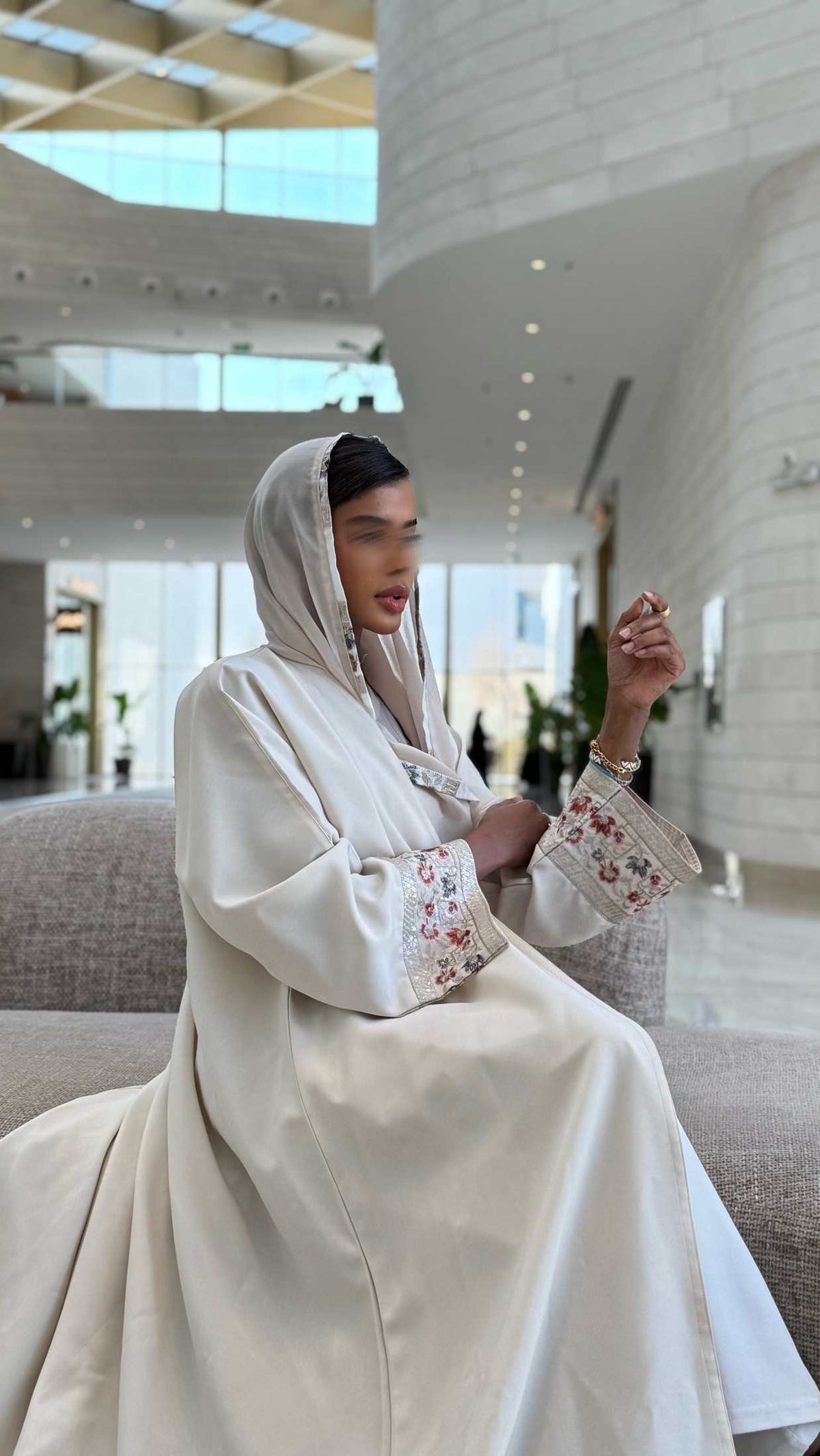 MW7961 -  لمار مع كلفة نص كلوش - Aya