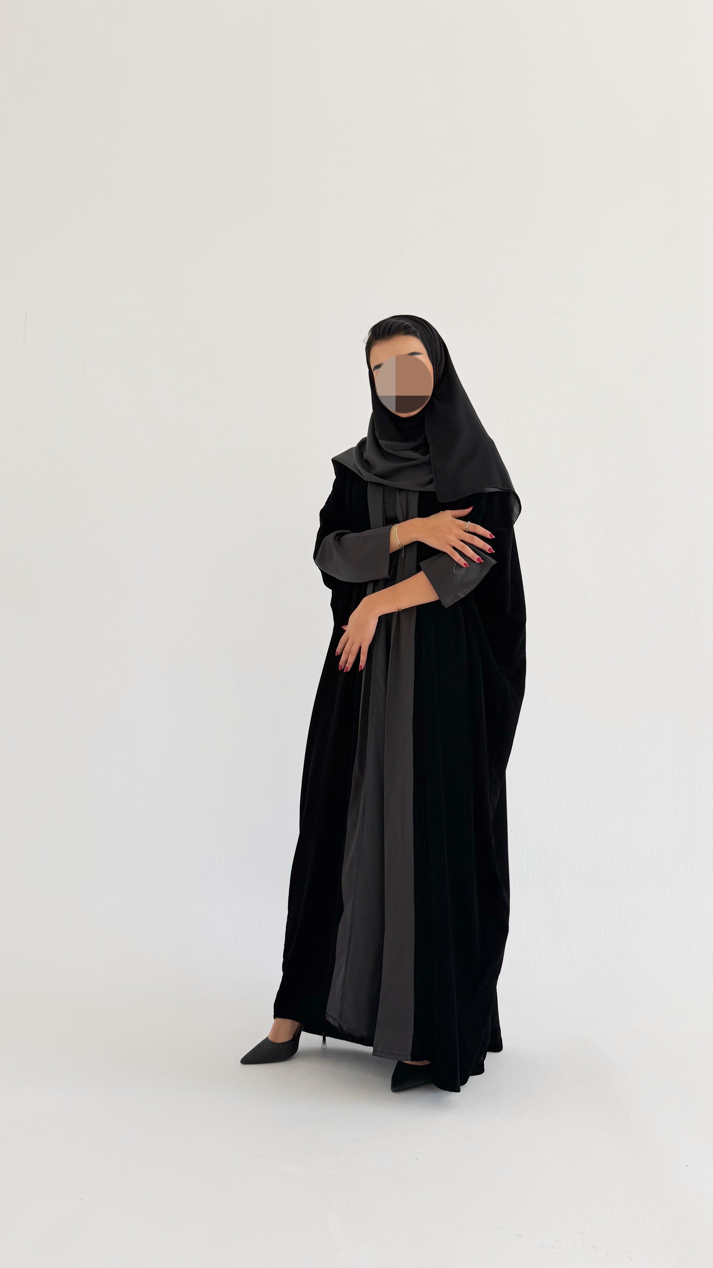 MW645 - Light Crepe Standing with Jacquard Half-Cloche