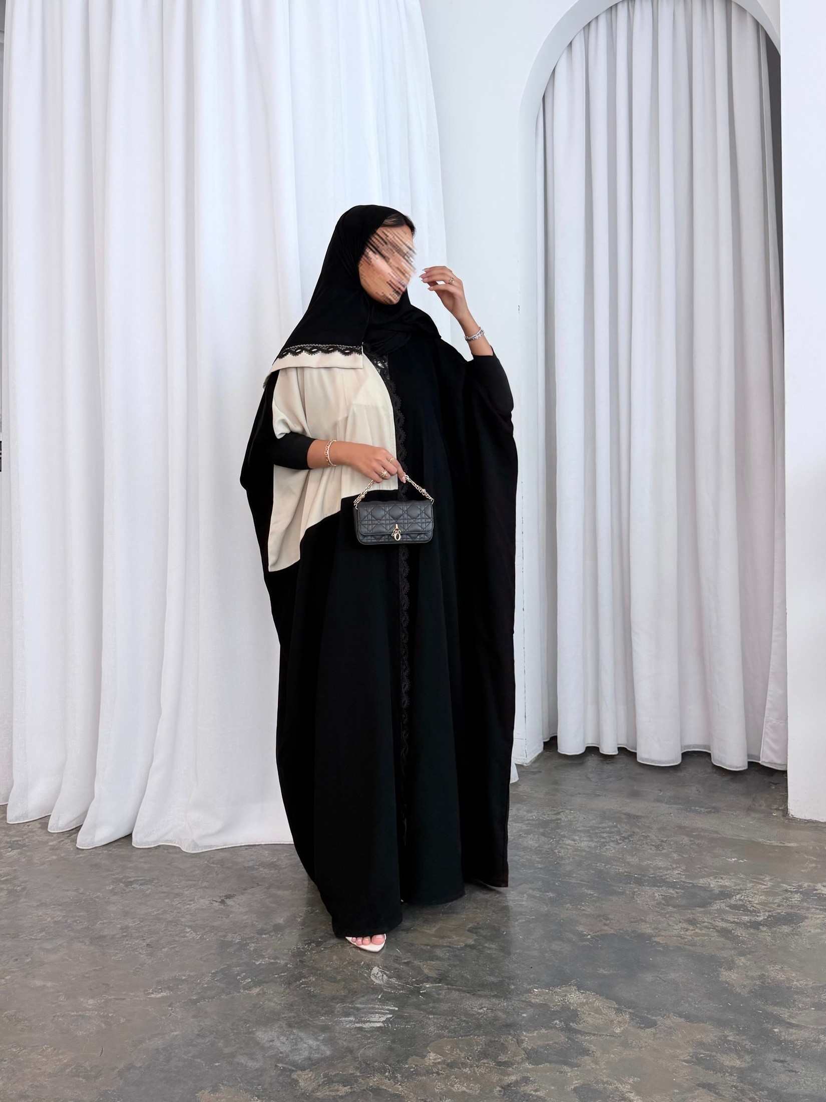 MWT5142 - قماش اسود مع بيج من كيان - Aya