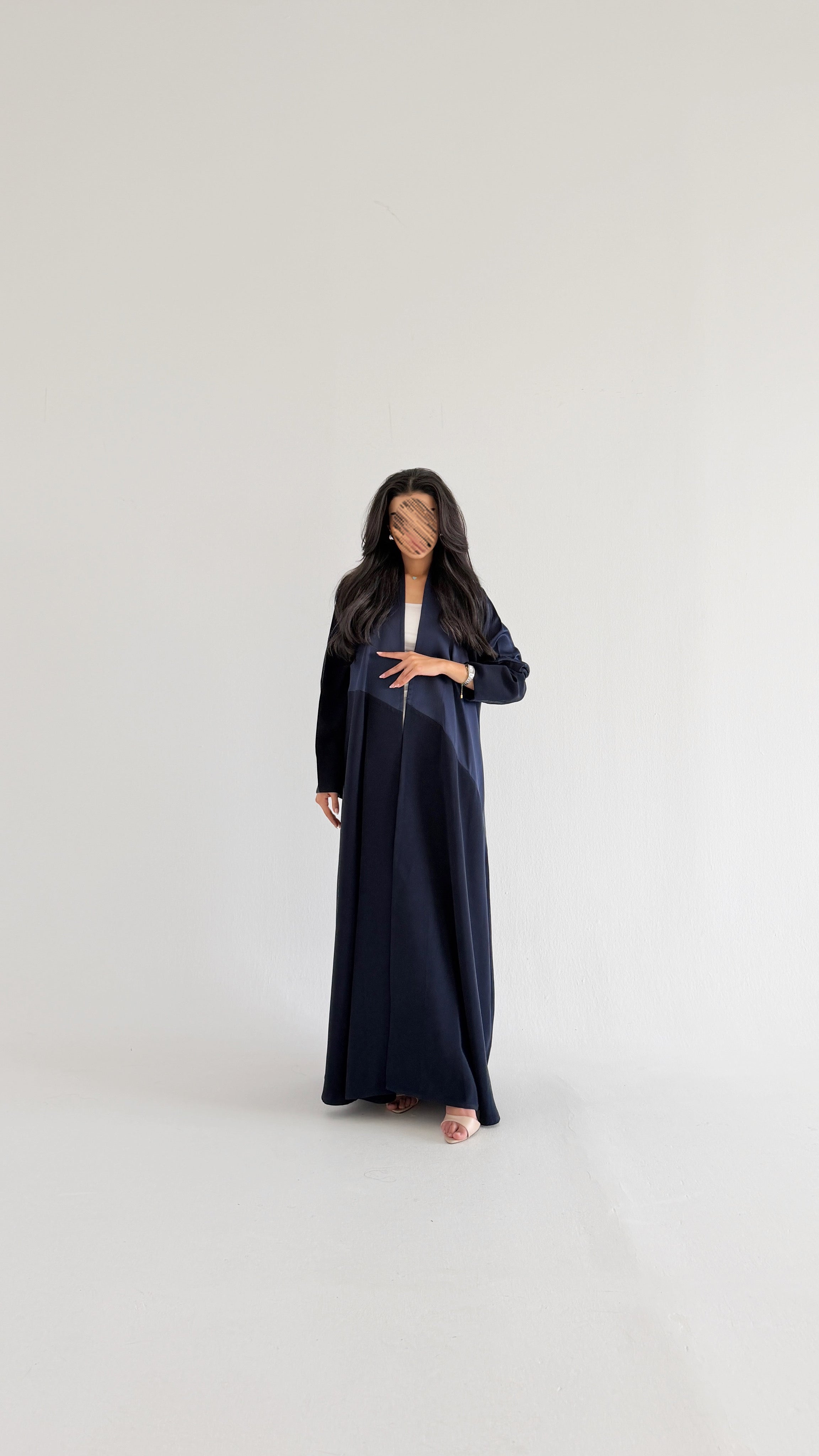 MWT1165 -  عباية كريب بتدخيلة ساتان - Aya