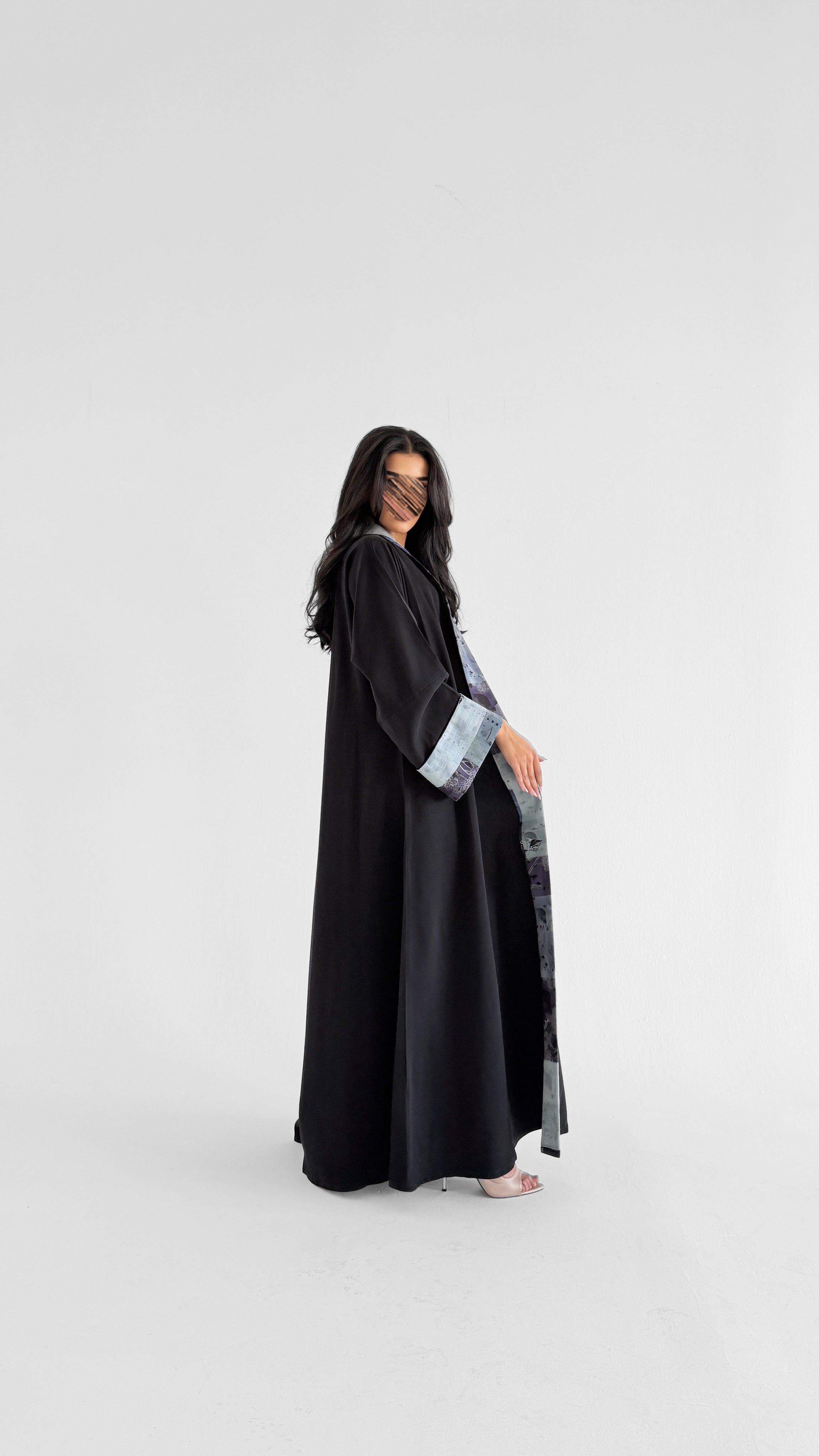 MWT1118 - عباية كريب مع تدخيلة لنن طباعة - Aya