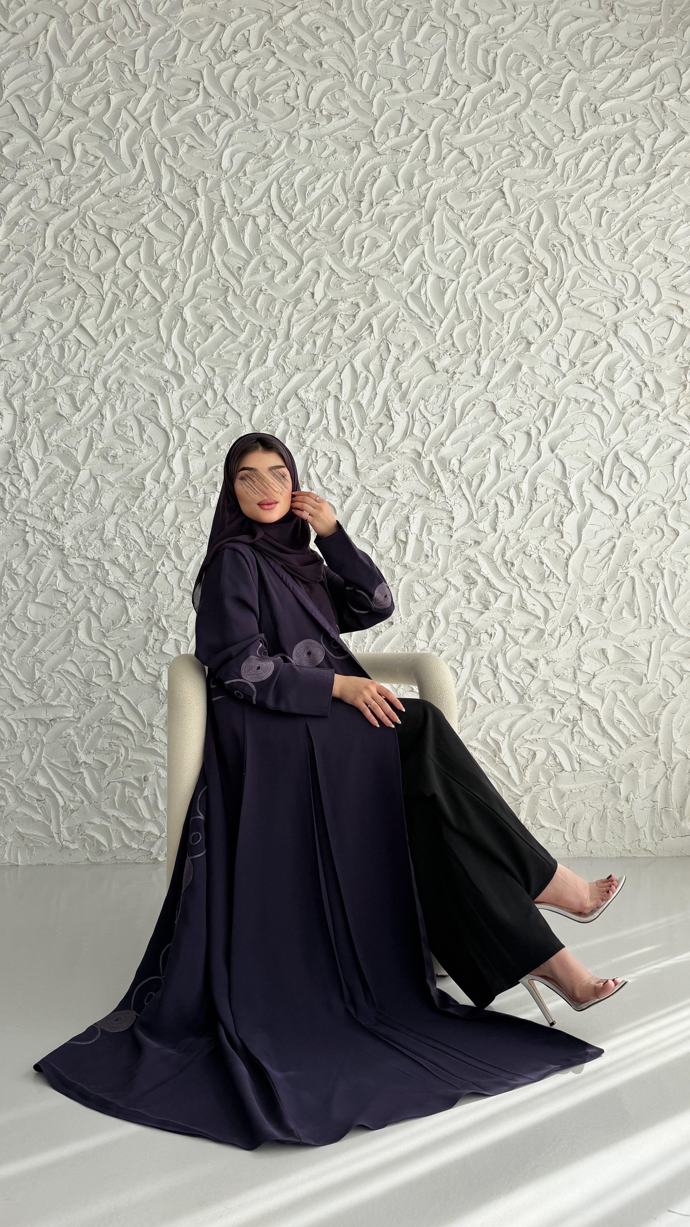 MW2067 - عباية بليزر تطريز في الامام والاكمام - Aya