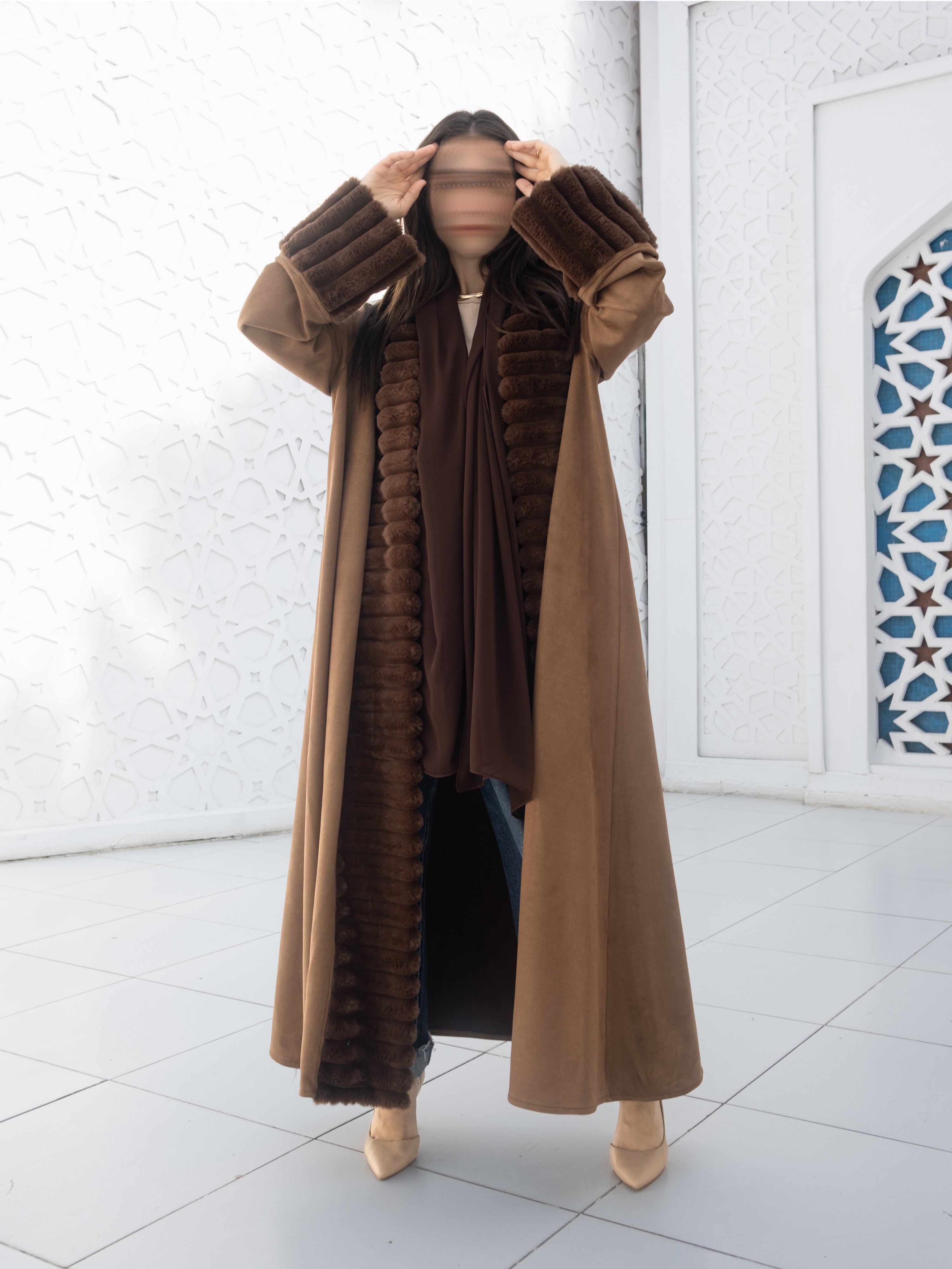 MW1804 - عباية شامواه مع تدخيلة فرو