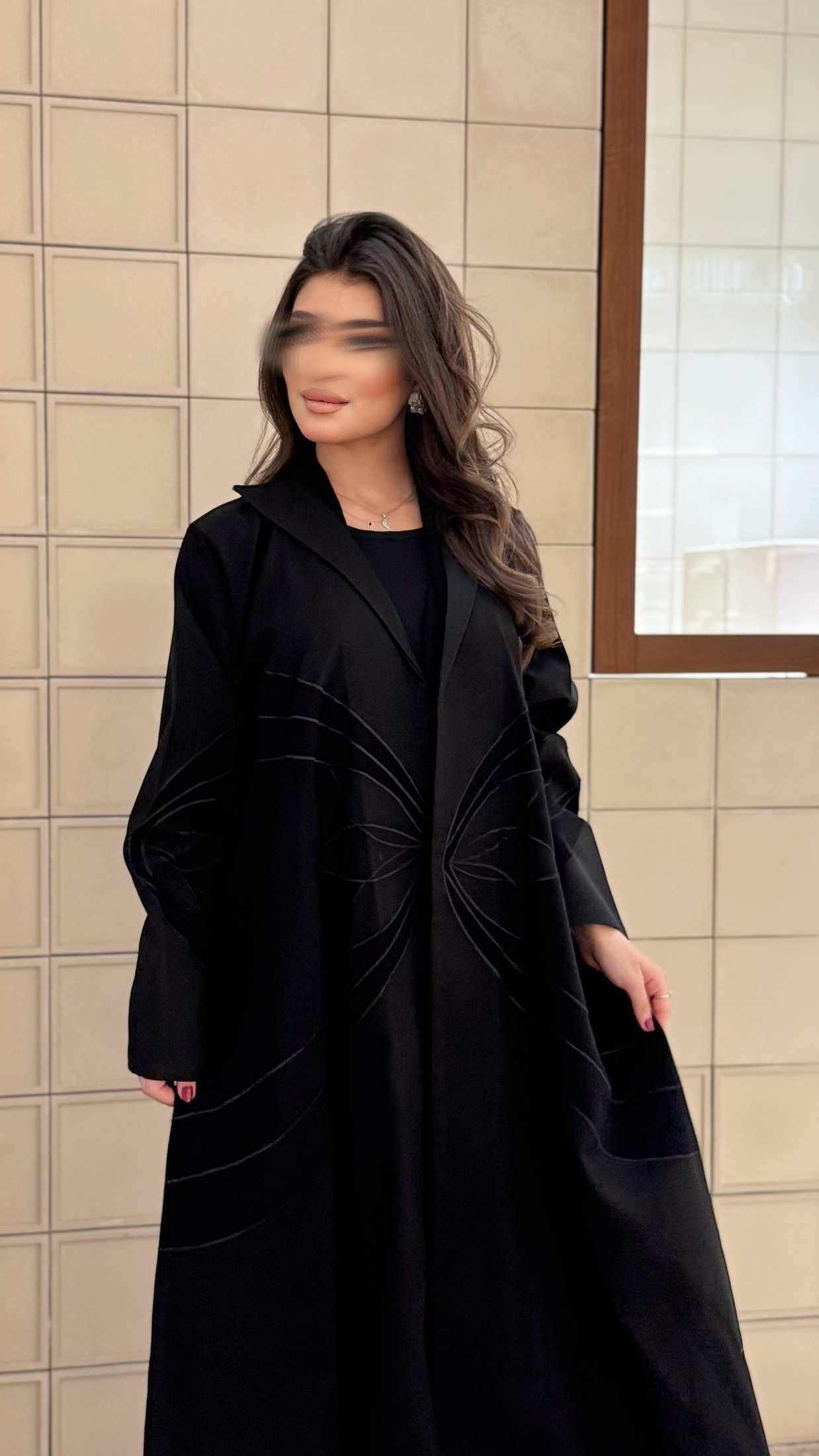 MW1263 - عباية سوداء رسمية مع تطريز ورد - Aya
