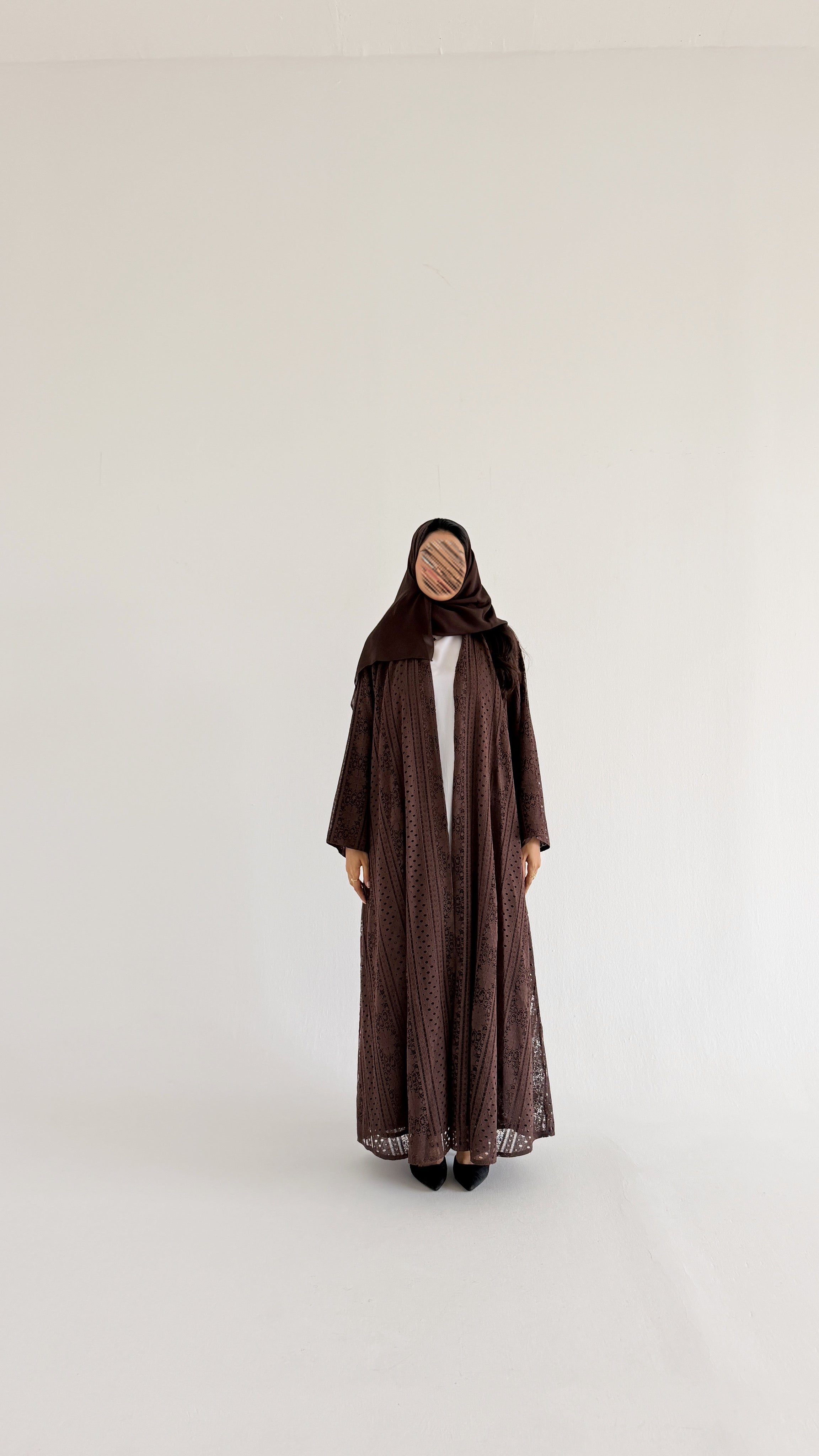 MW2159 -عباية دانتيل  مبطن نص كلوش راقيه وحصرية - Aya