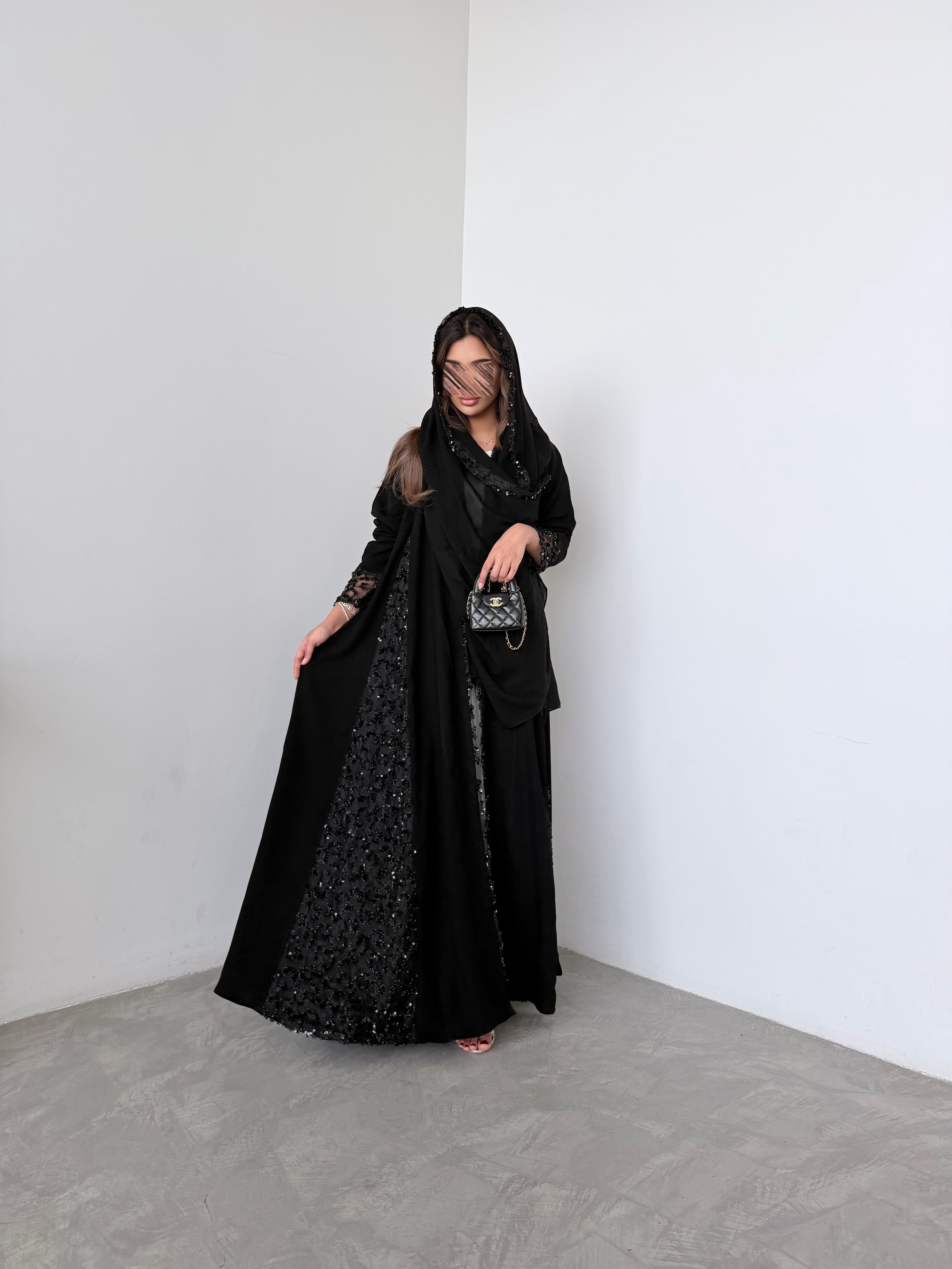 MWT2012 - عباية كريب أسود مع تدخيله دانتيل اسود - Aya