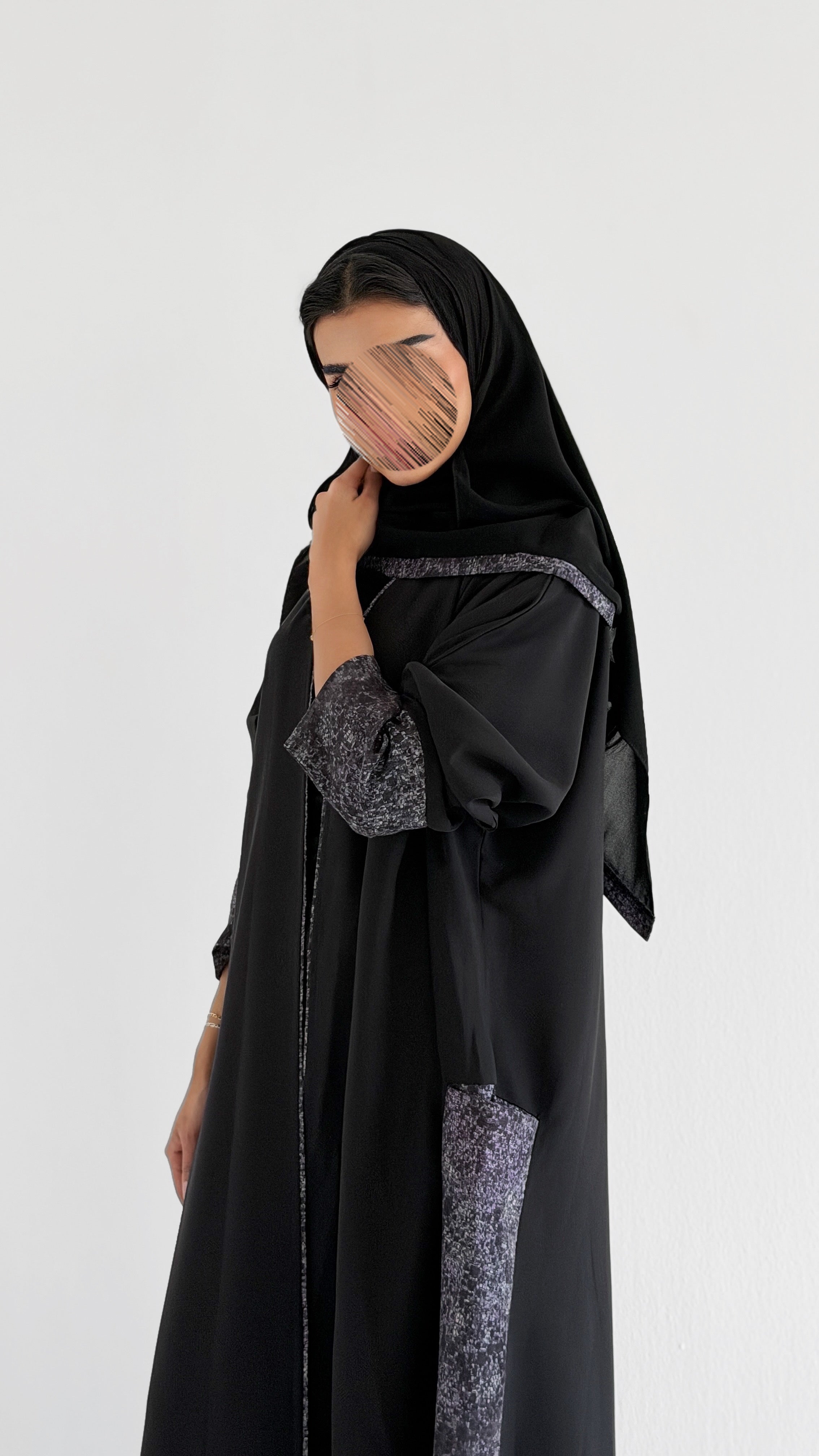 MWT1120 - عباية كريب مع تدخيلة لنن طباعة - Aya