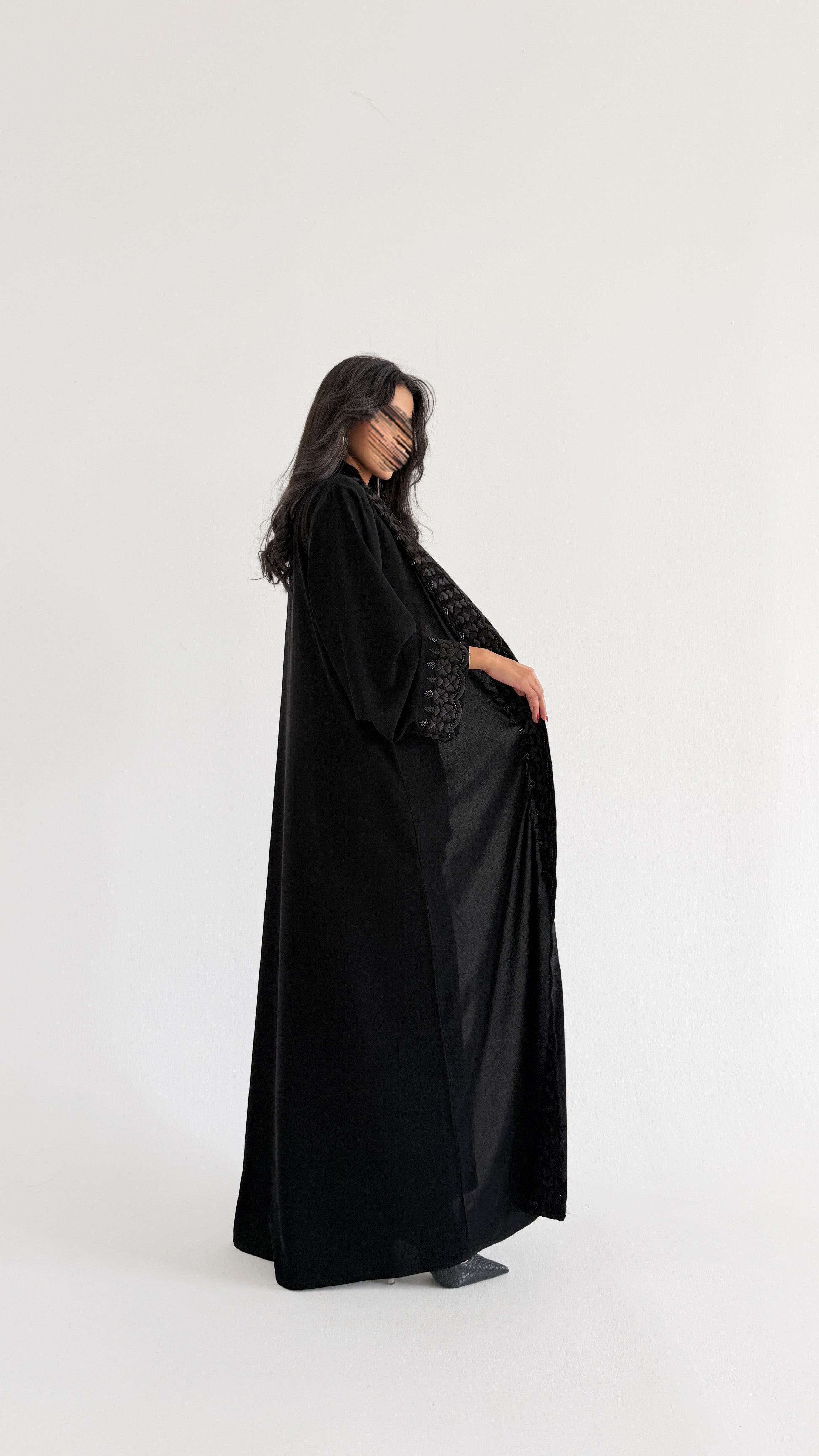 MW2044 - عباية قماش ملكي دبل كلوش مع اضافة شك يدوي - Aya