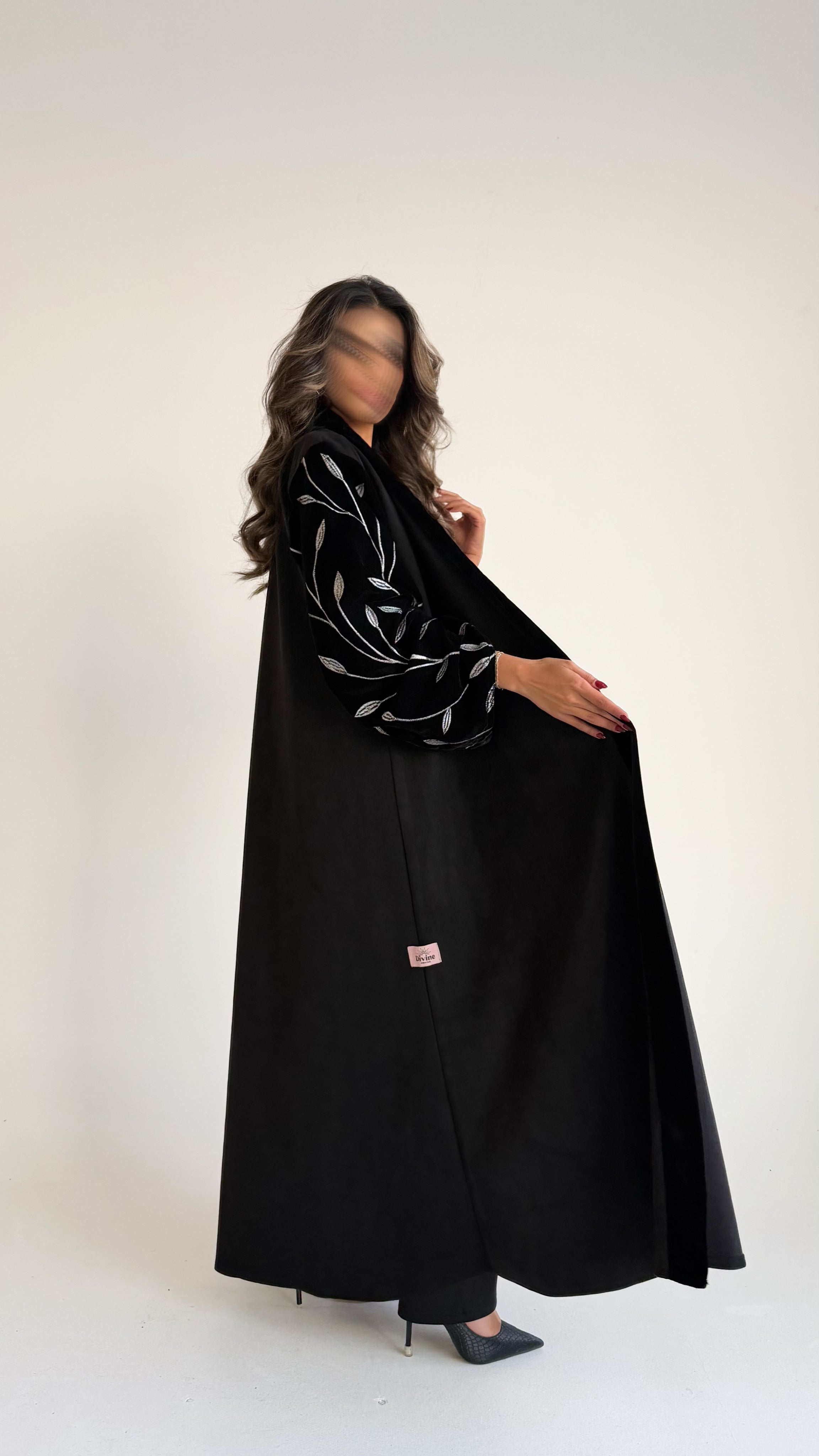 MWT628 - عباية شامواه مع مخمل - Aya