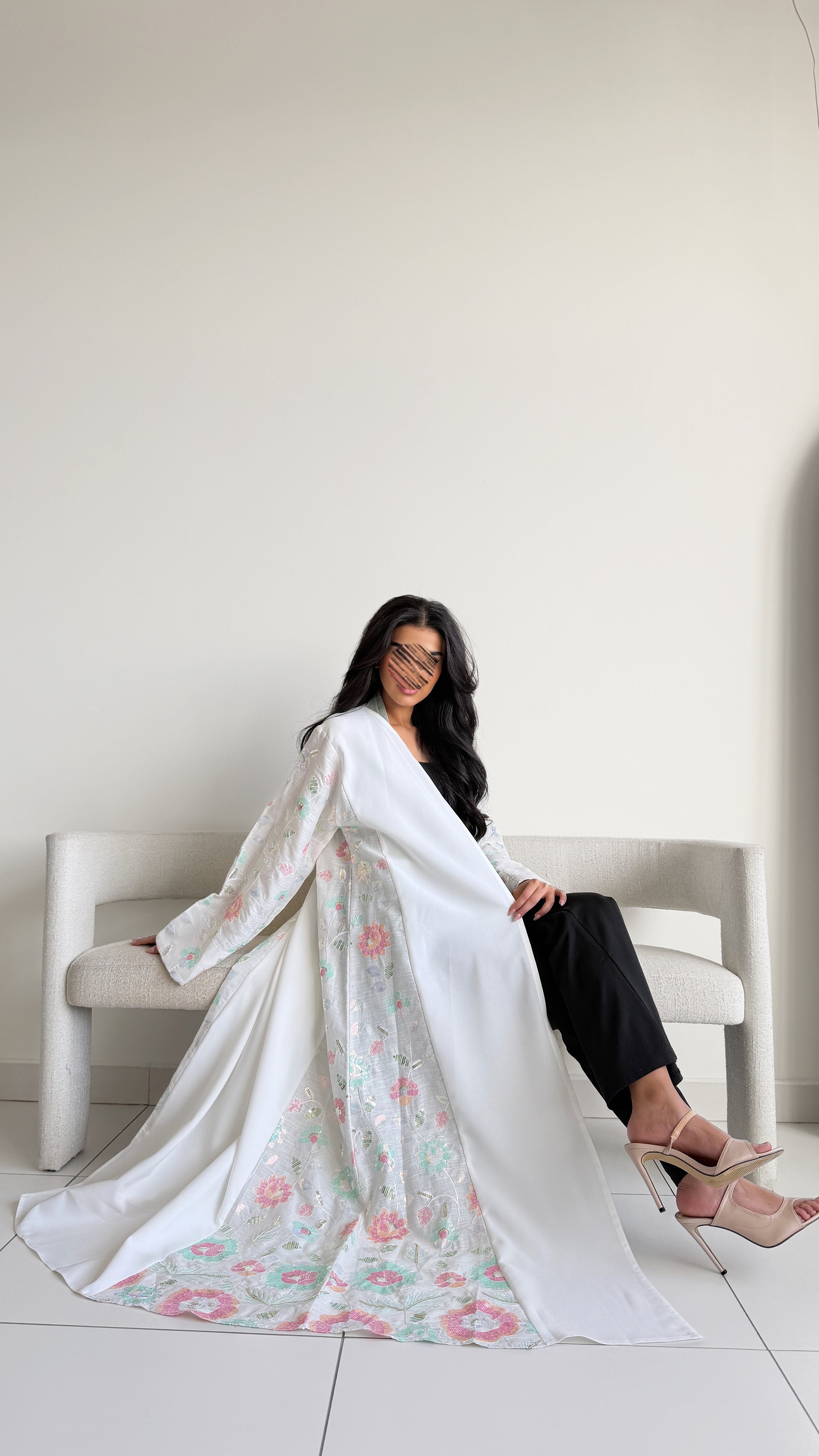 MWT1117 - عباية لنن مع تدخلية ركامة - Aya