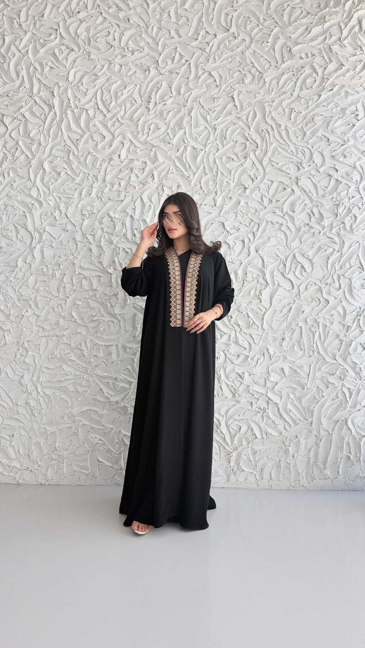 MWT5034 - قماش اسود كريب مع كلفة رمضاني قصة نص بشت - Aya