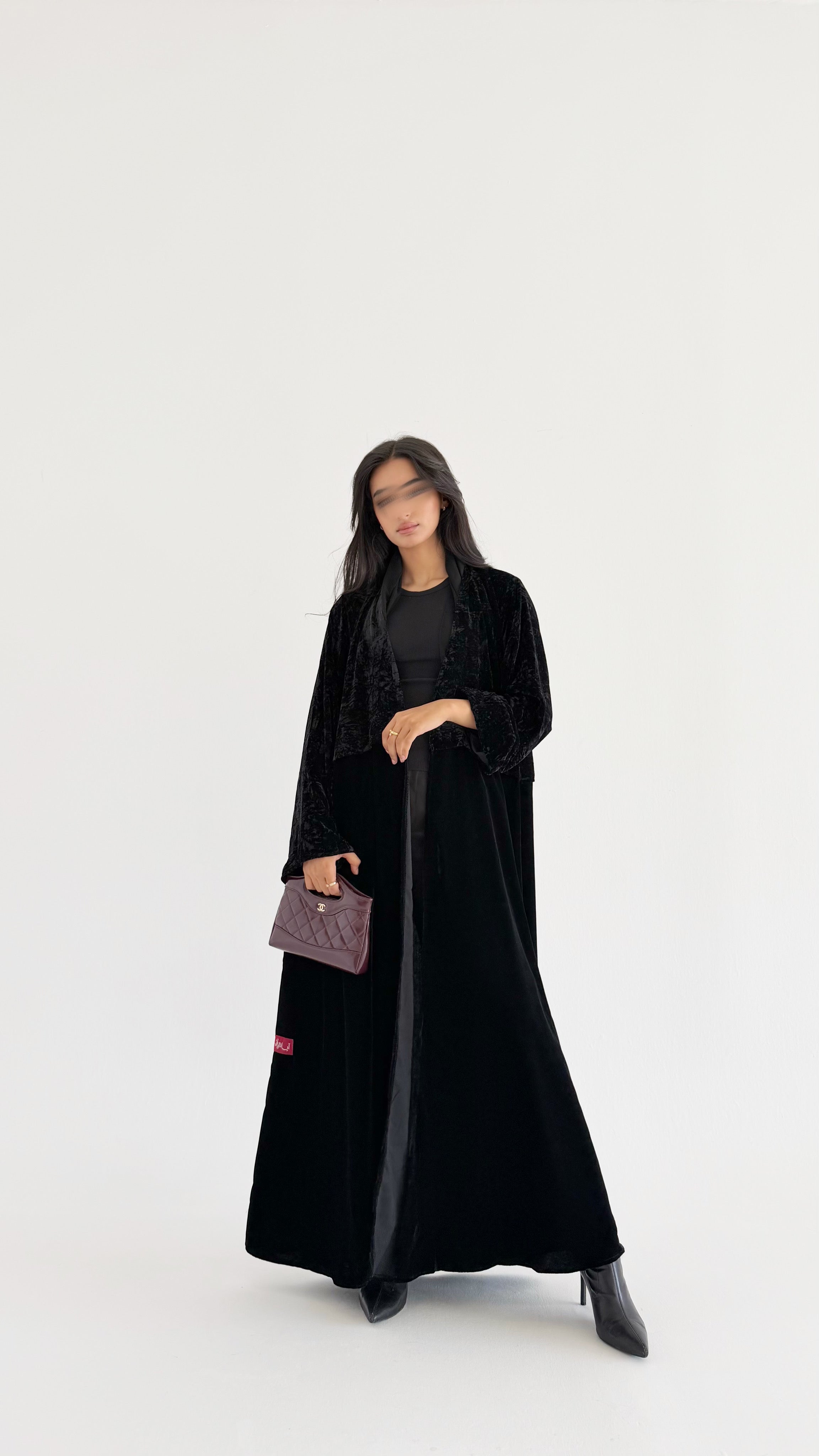 MW1833 - عباية مخمل بخامتين المشجر والمخمل القطيفي