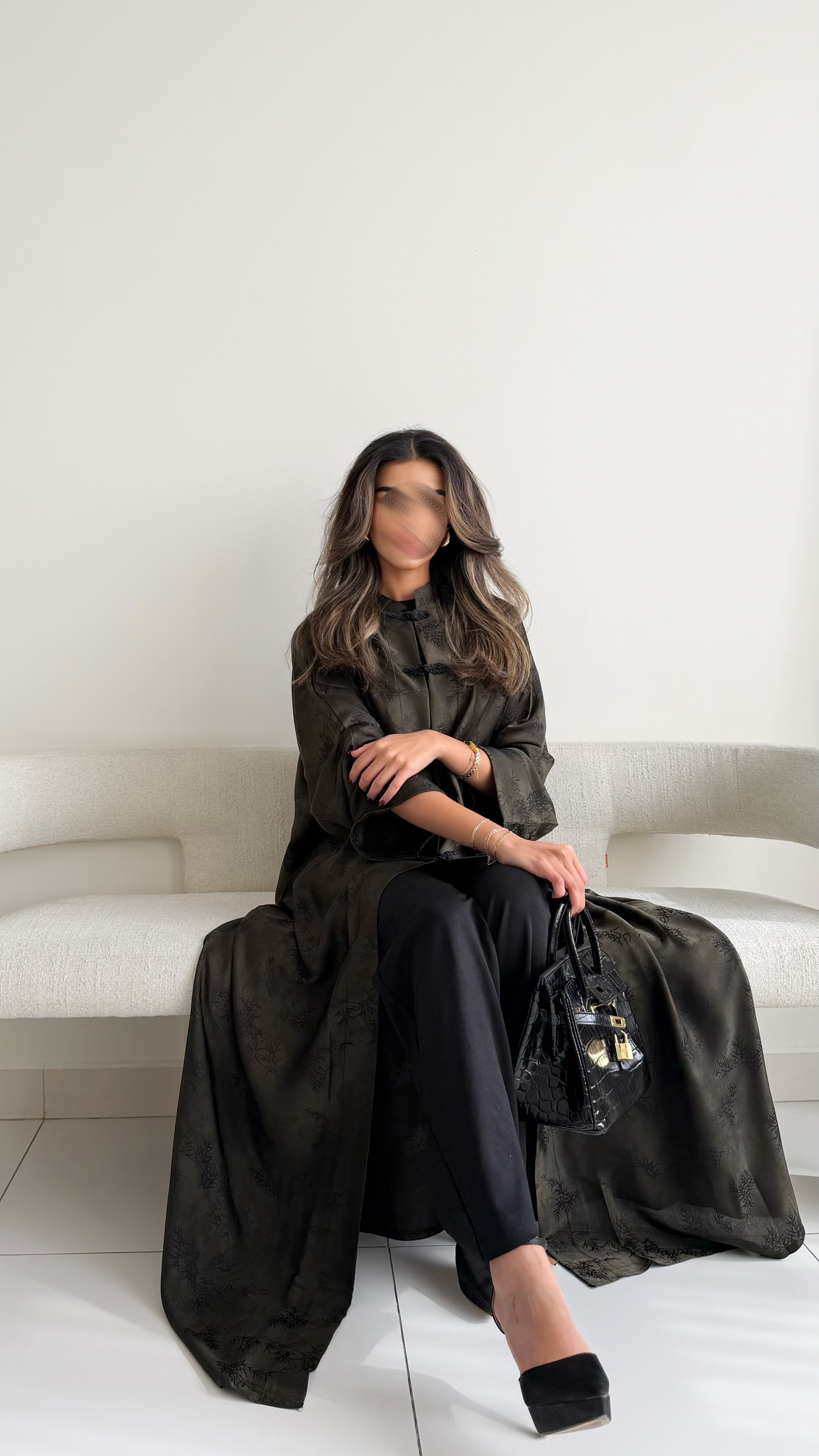 MW645 - Light Crepe Standing with Jacquard Half-Cloche