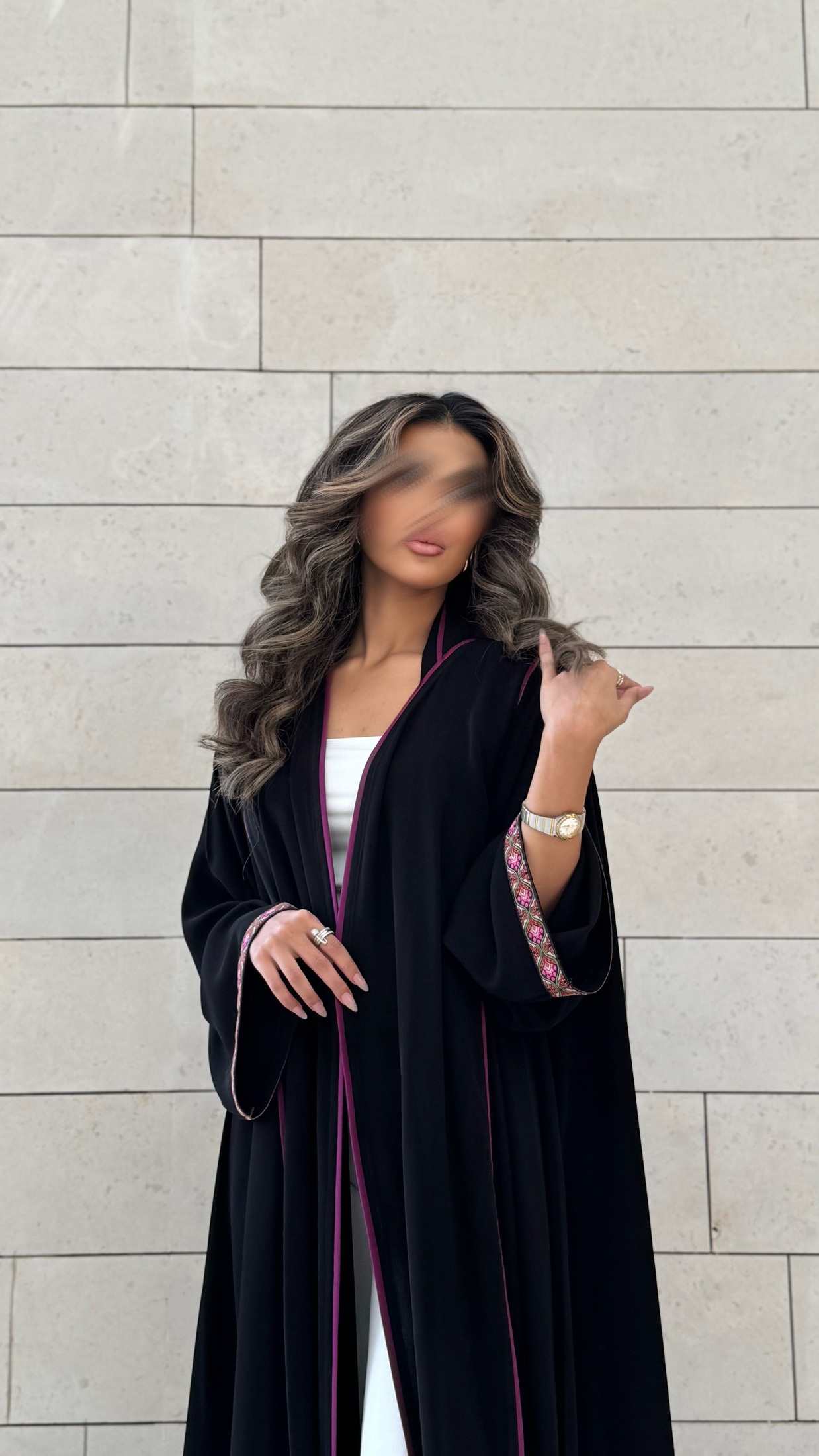 MW1605 - عباية سوداء بخطوط بنفسجية وتطريز بنفسجي | Black Abaya with Purple Stripes and Embroidery - Aya