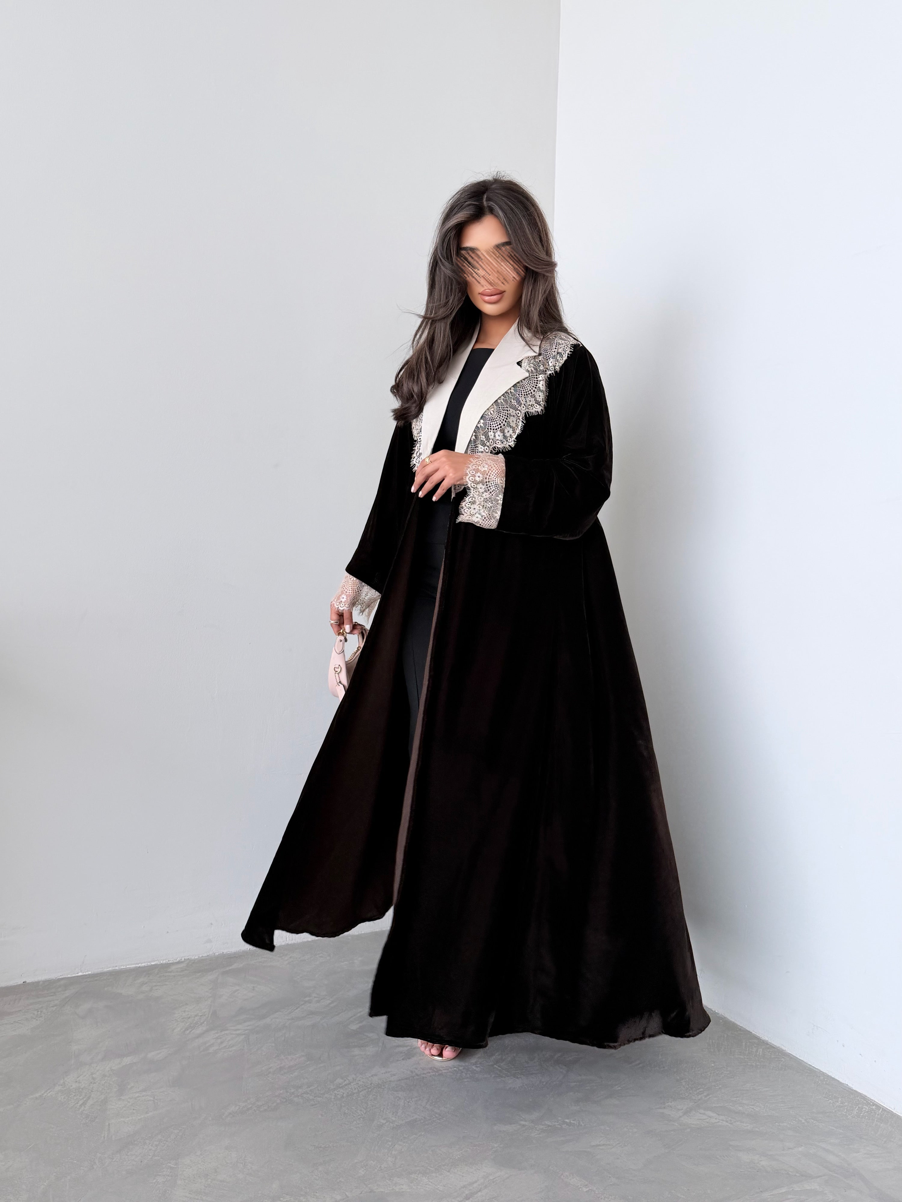 MW645 - Light Crepe Standing with Jacquard Half-Cloche