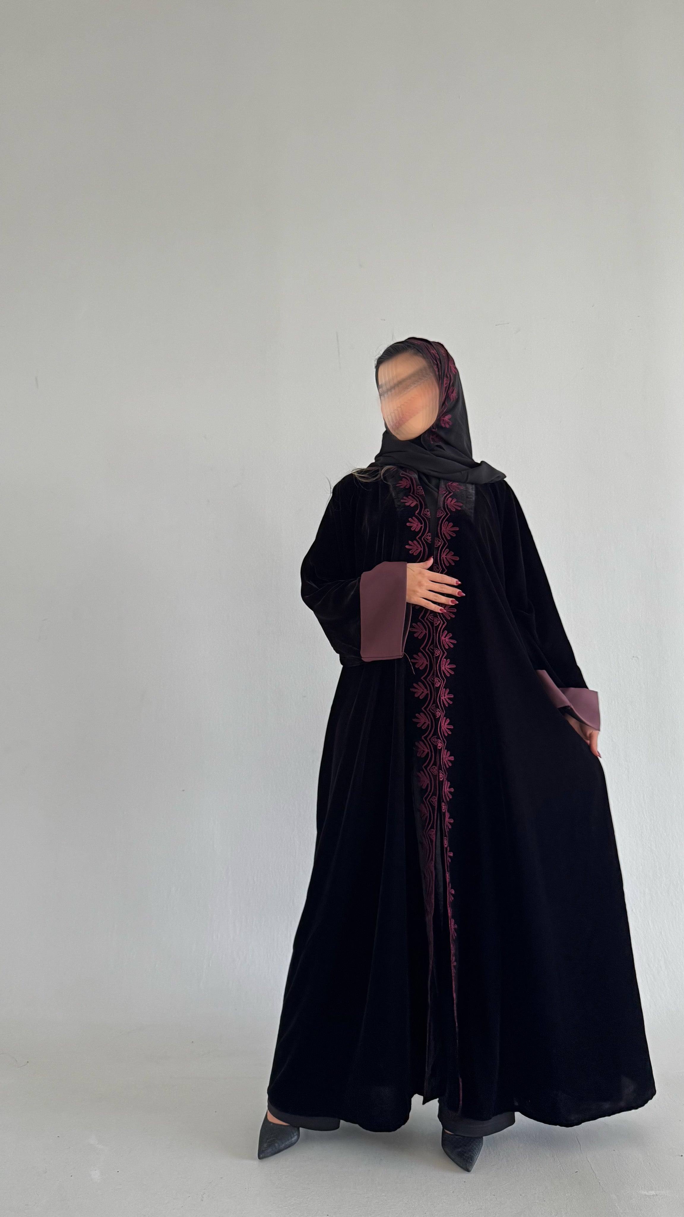 MWT361 - عباية مخمل تطريز عنابي - Aya