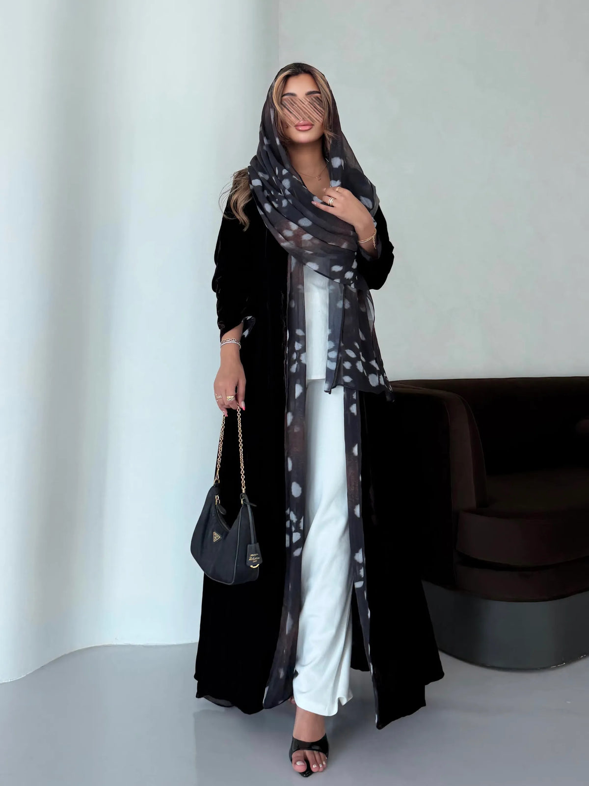MW518  - عباية طبعة غزال مخمل دبل فيس - Aya