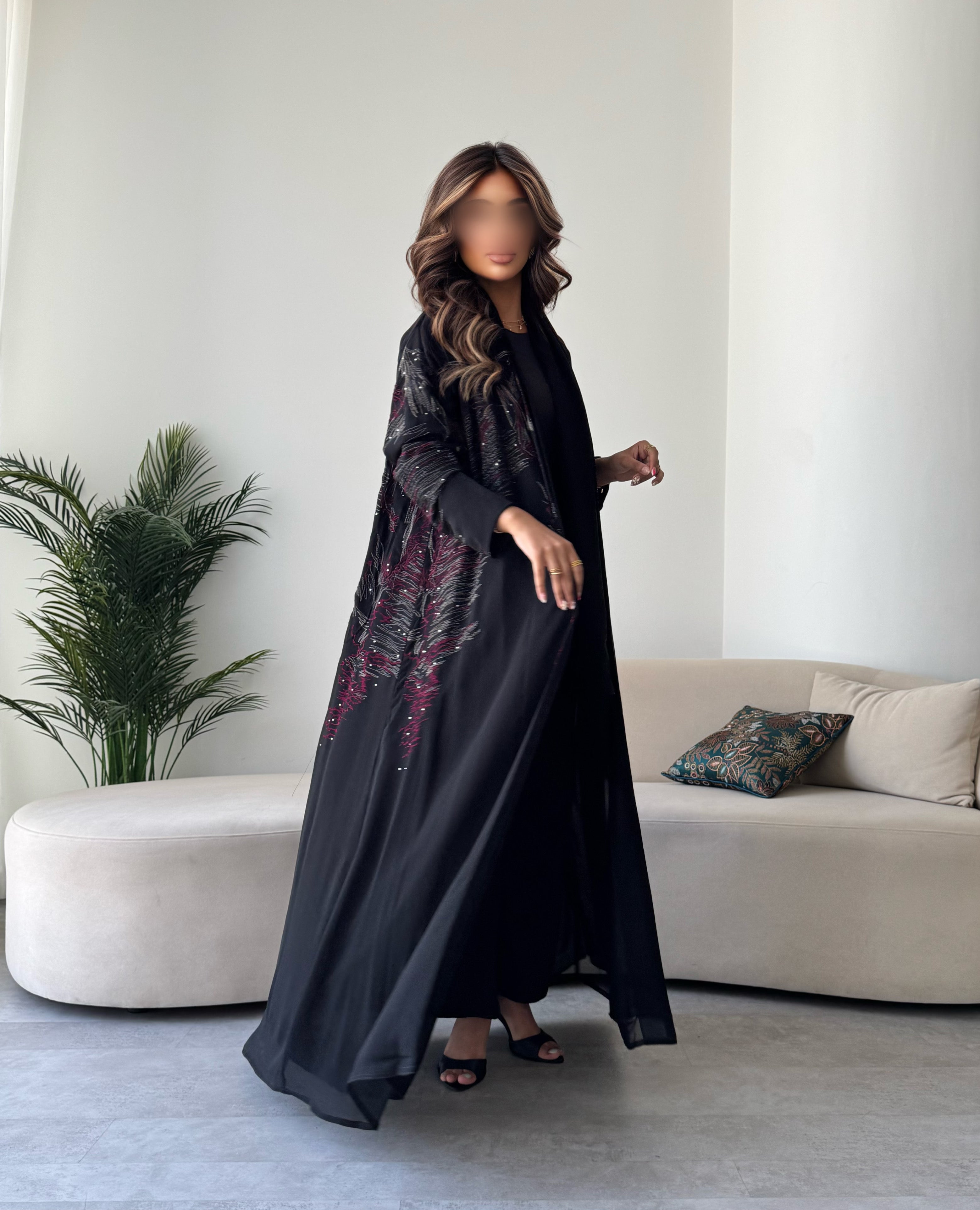 MW1546 - عباية مطرزه مع كرستالات ناعمة - Aya