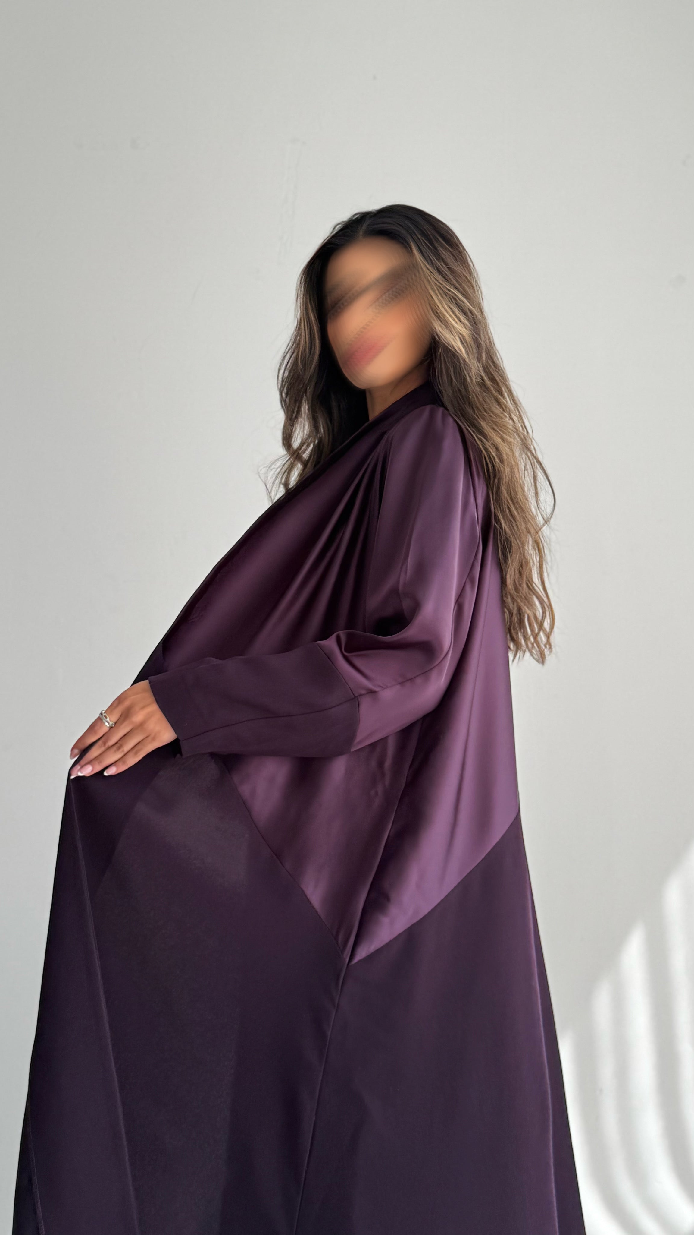 MWT693 - عباية موفي مع تدخيلة ساتان - Aya