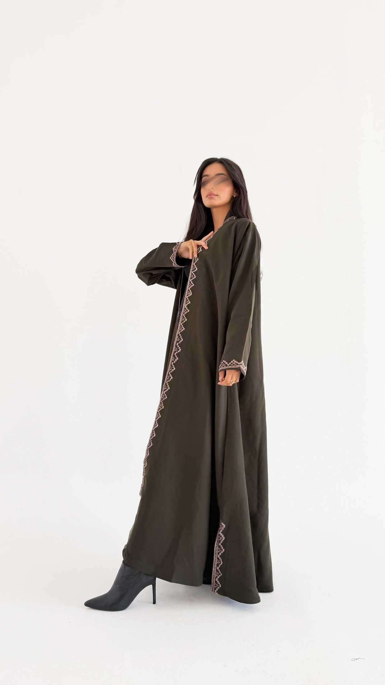 MWT683 - عباية زيتي تطريز - Aya