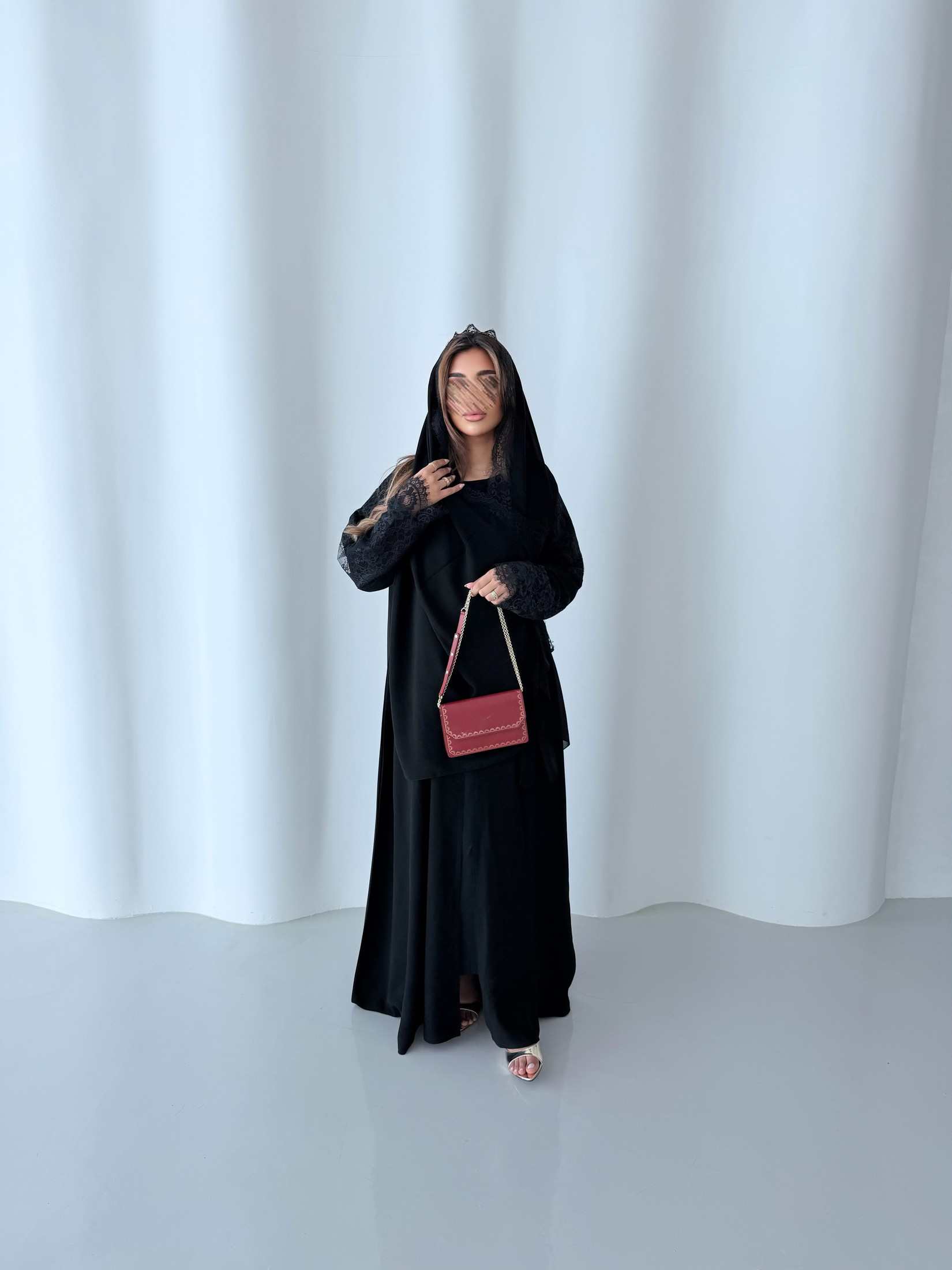 MWT5114 -  قماش ملكي مع دانتيل كامل الأكمام والطرحة - Aya
