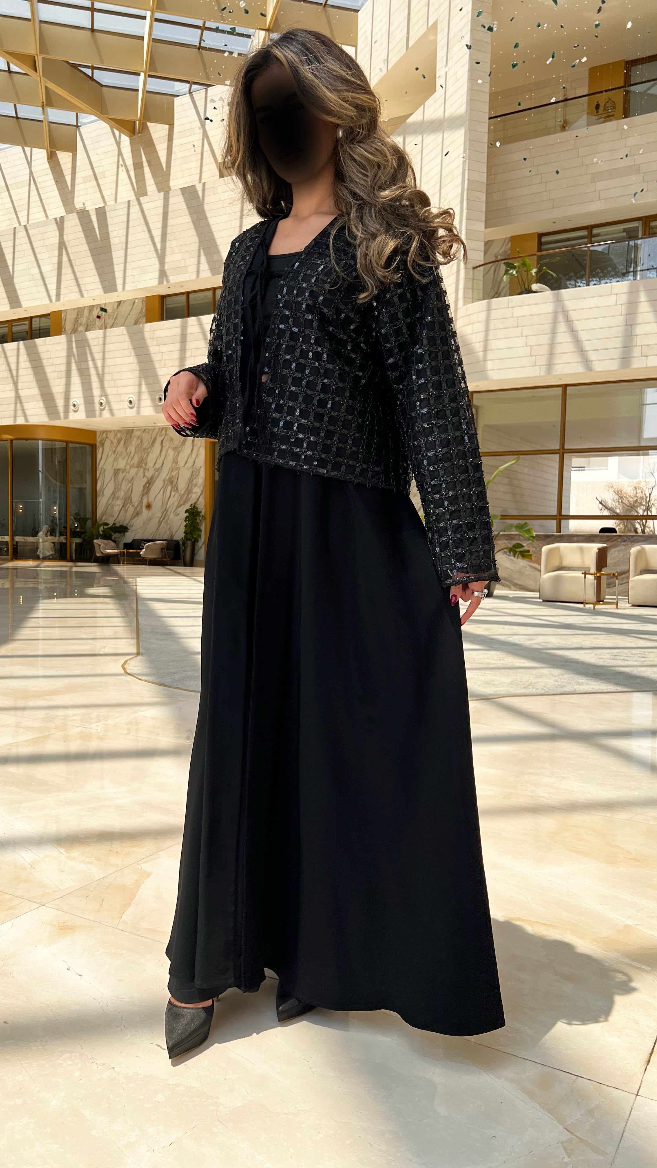 MW1564 - عباية سوداء بسديري شك قطعه منفصله | Embellished Vest Abaya - Aya