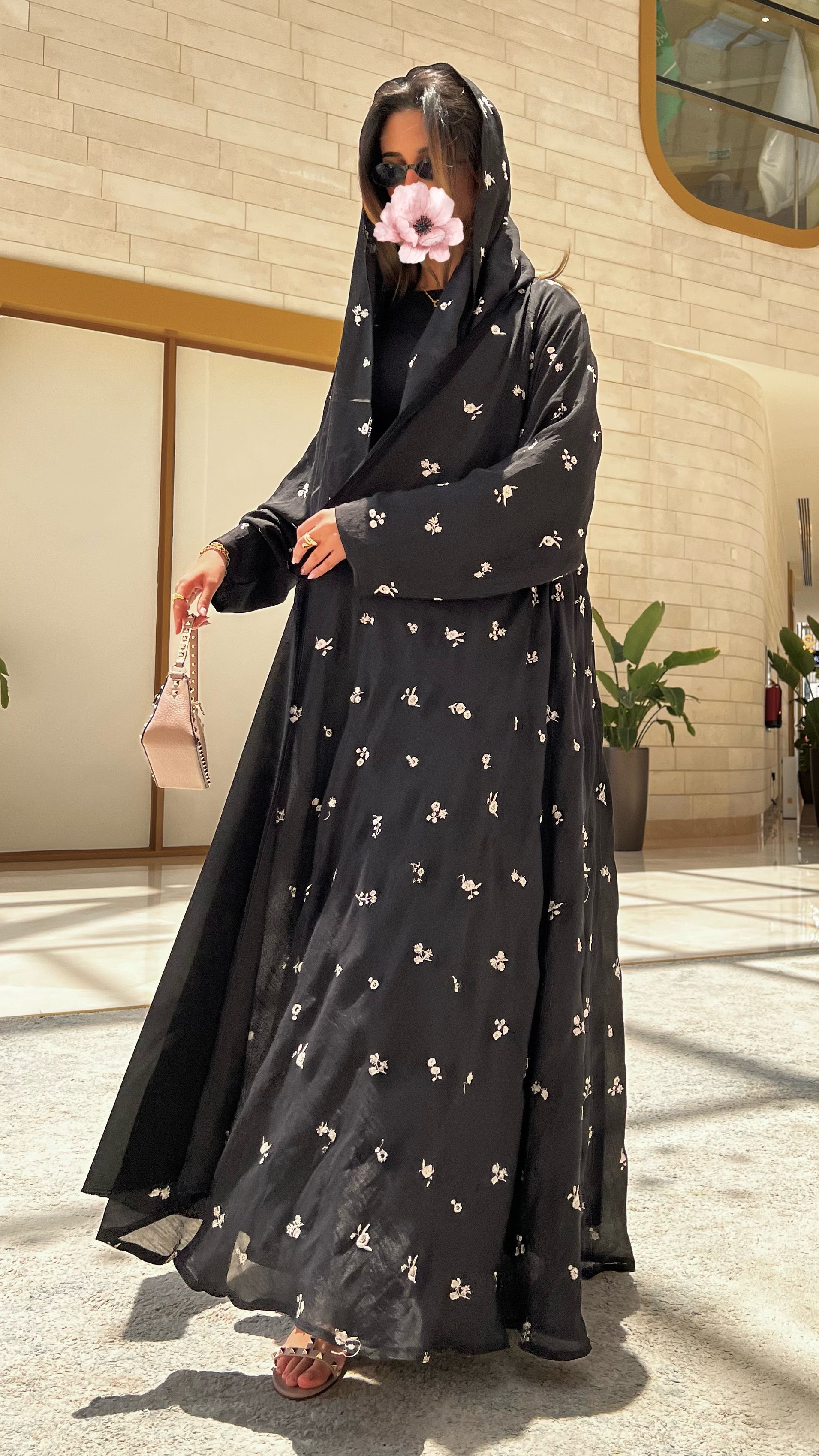 MW645 - Light Crepe Standing with Jacquard Half-Cloche