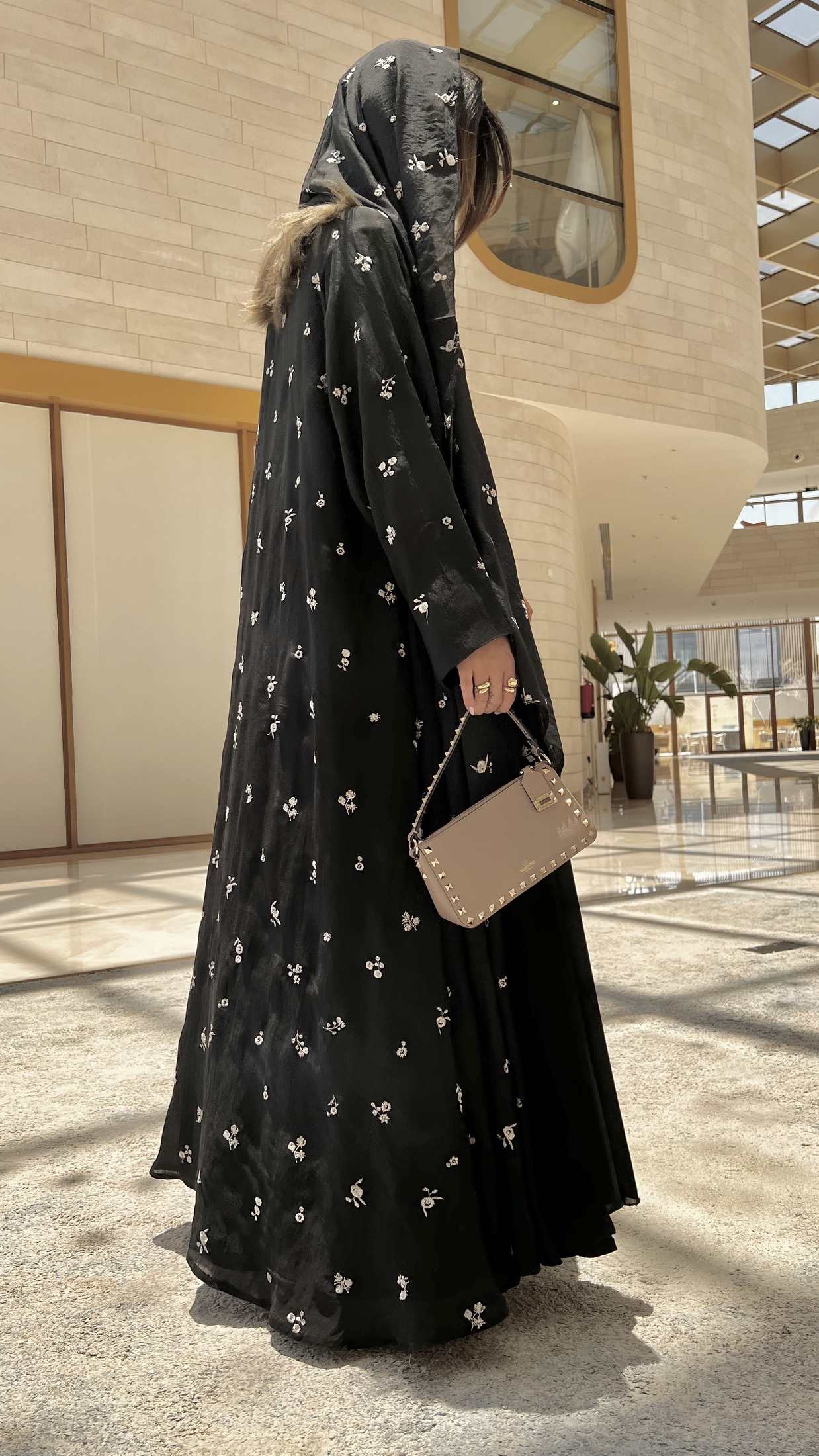 MW1581 - عباية لينن هندي مطرزة بالكامل | Fully Embroidered Indian Linen Abaya - Aya