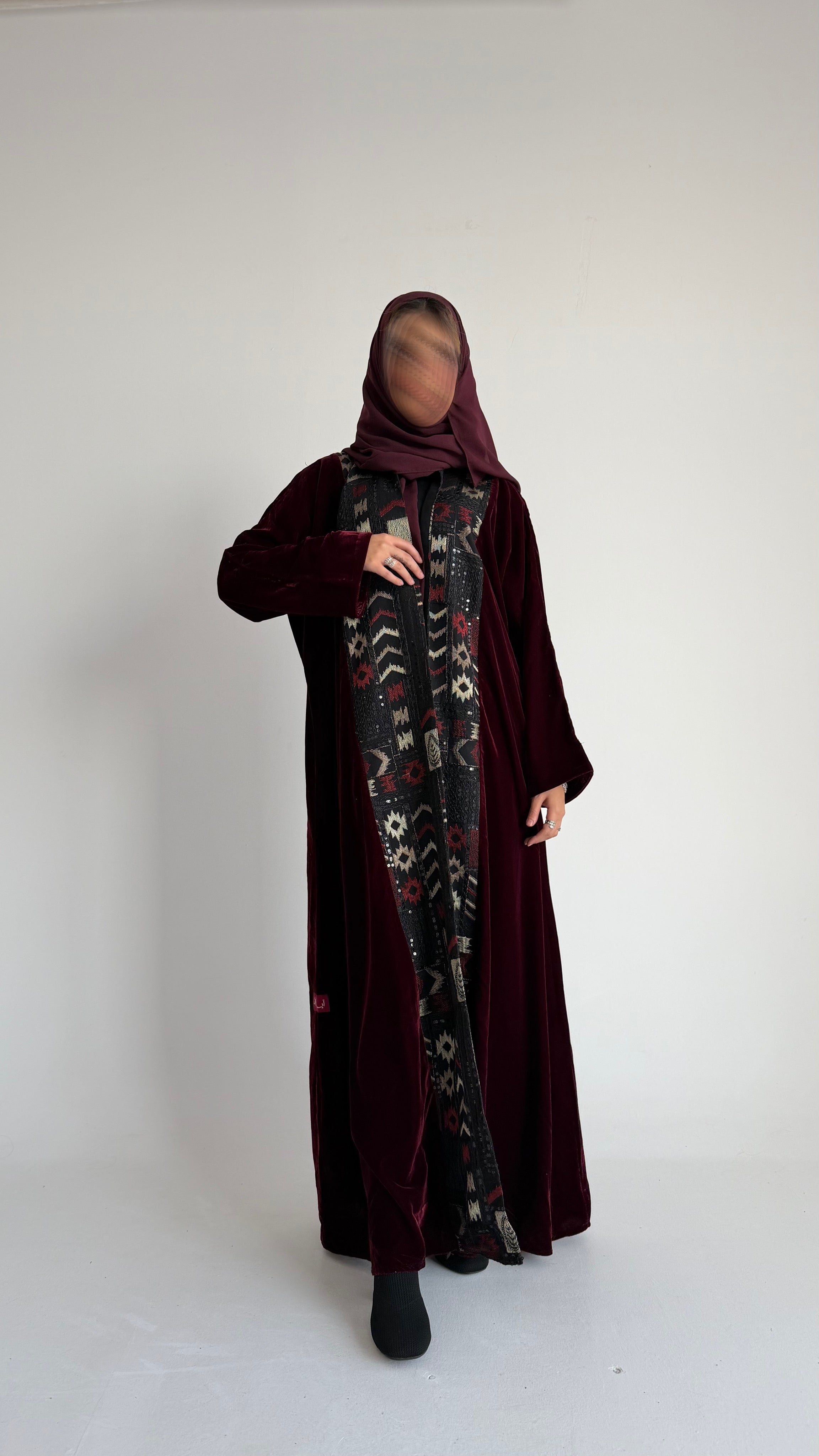 MWT548 - عباية مخمل عنابي مع تطريز هندي - Aya