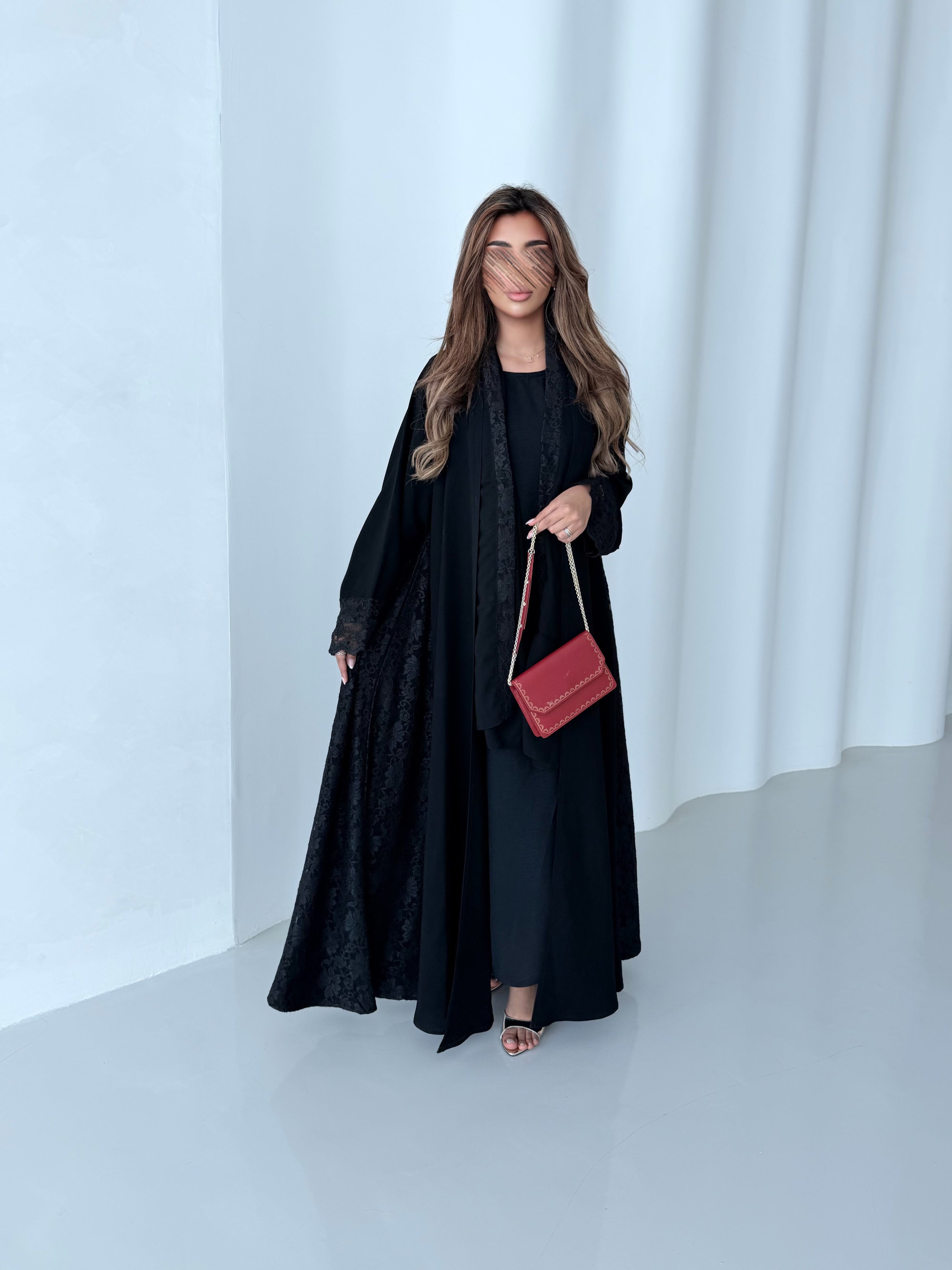 MWT5115 -  قماش دبل كلوش ملكي مع دانتيل من الأجناب - Aya