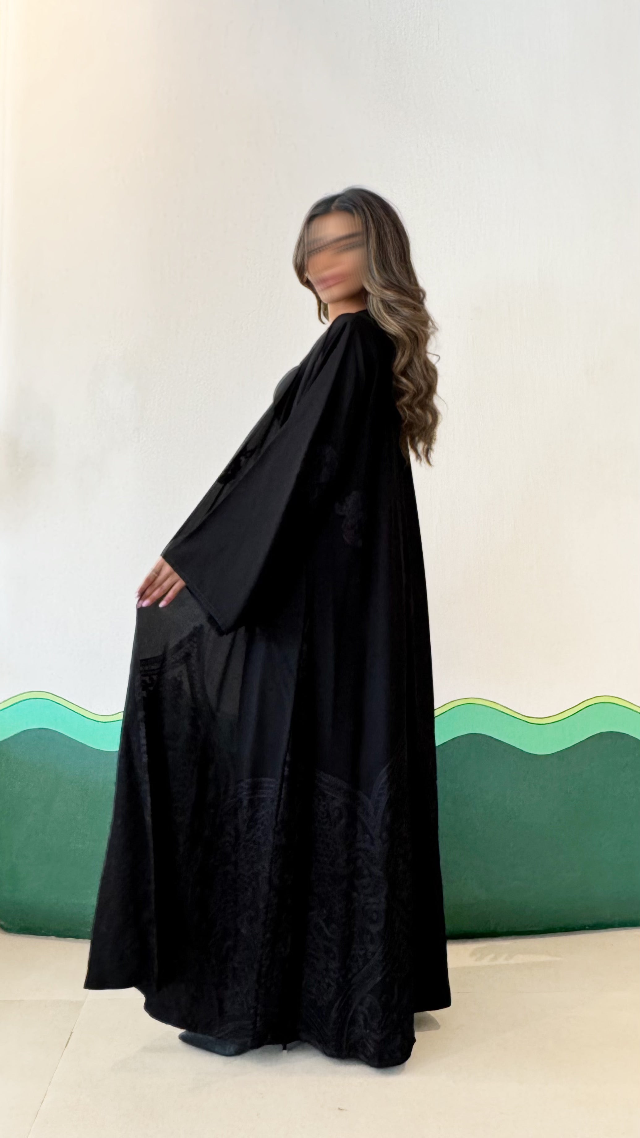 MW645 - Light Crepe Standing with Jacquard Half-Cloche