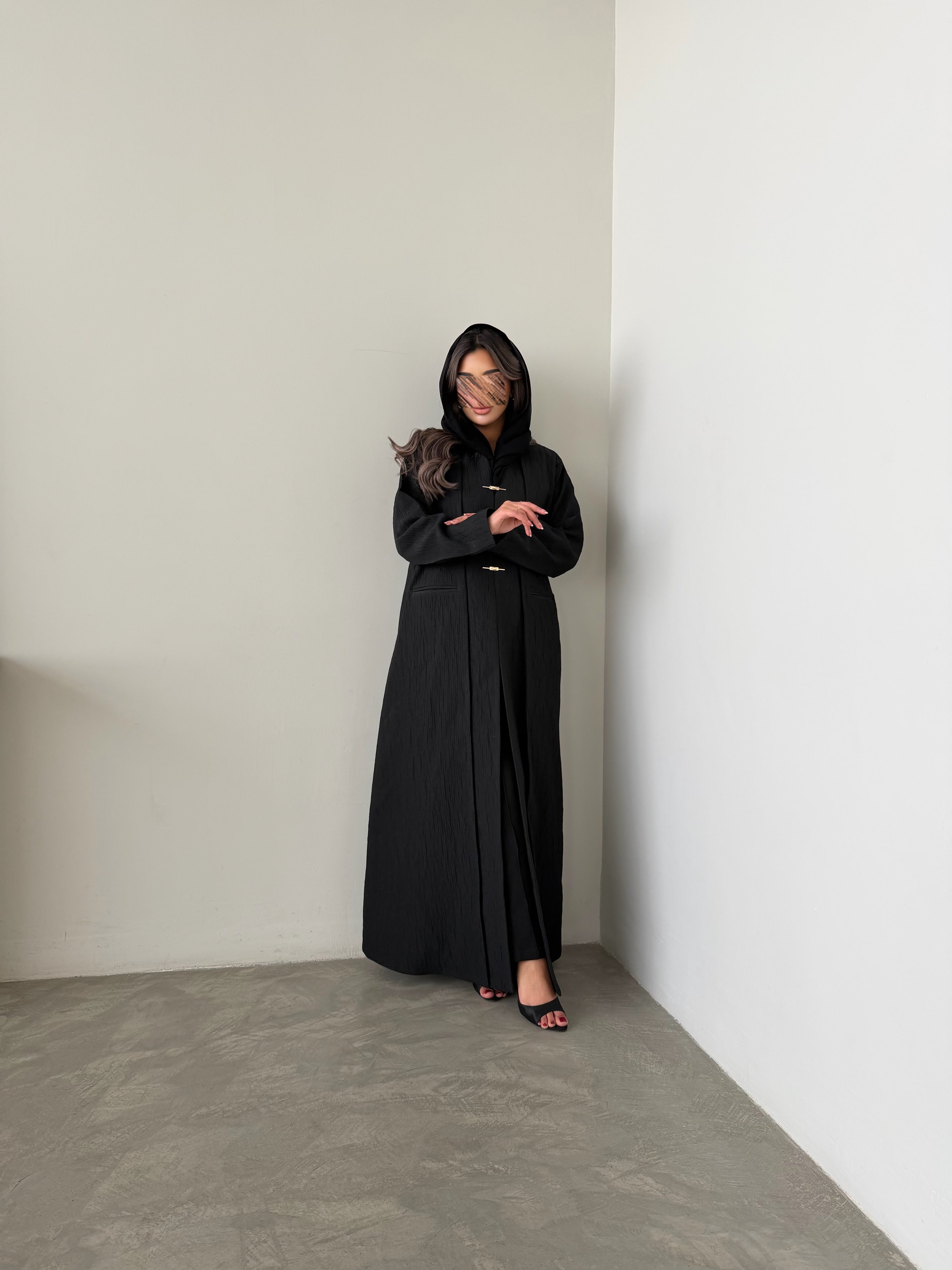 MWT1045 - عباية بليزر مع ازرار ذهبية - Aya