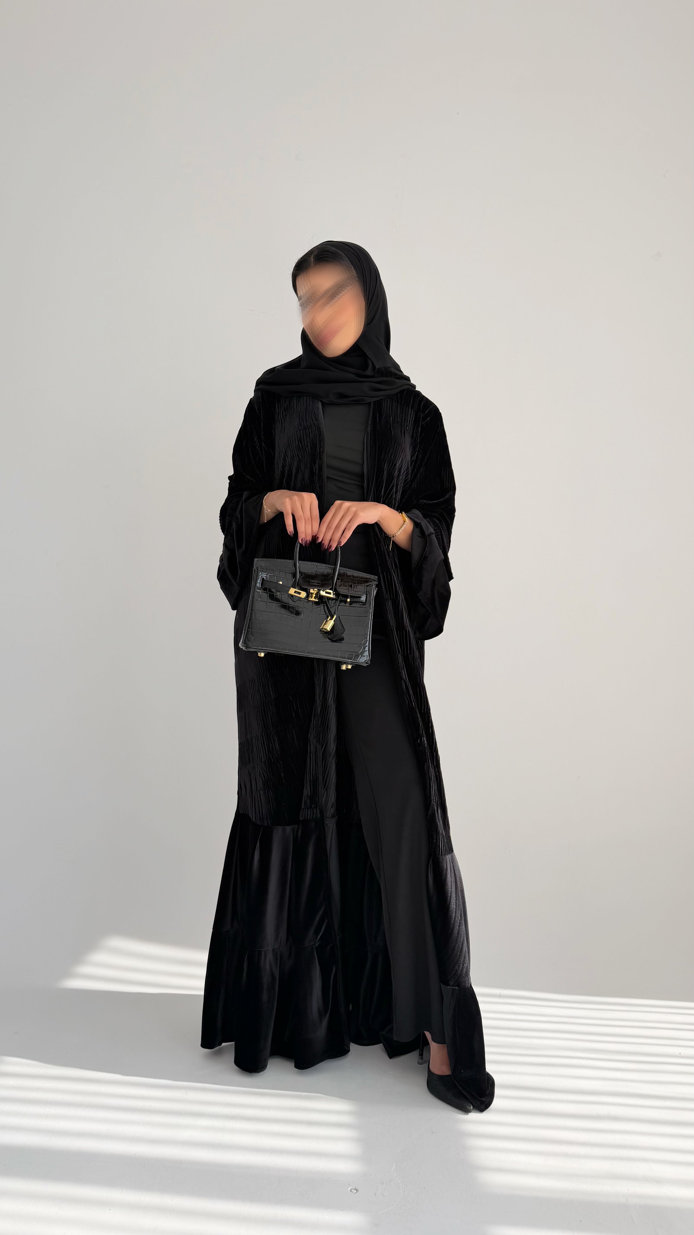 MW645 - Light Crepe Standing with Jacquard Half-Cloche