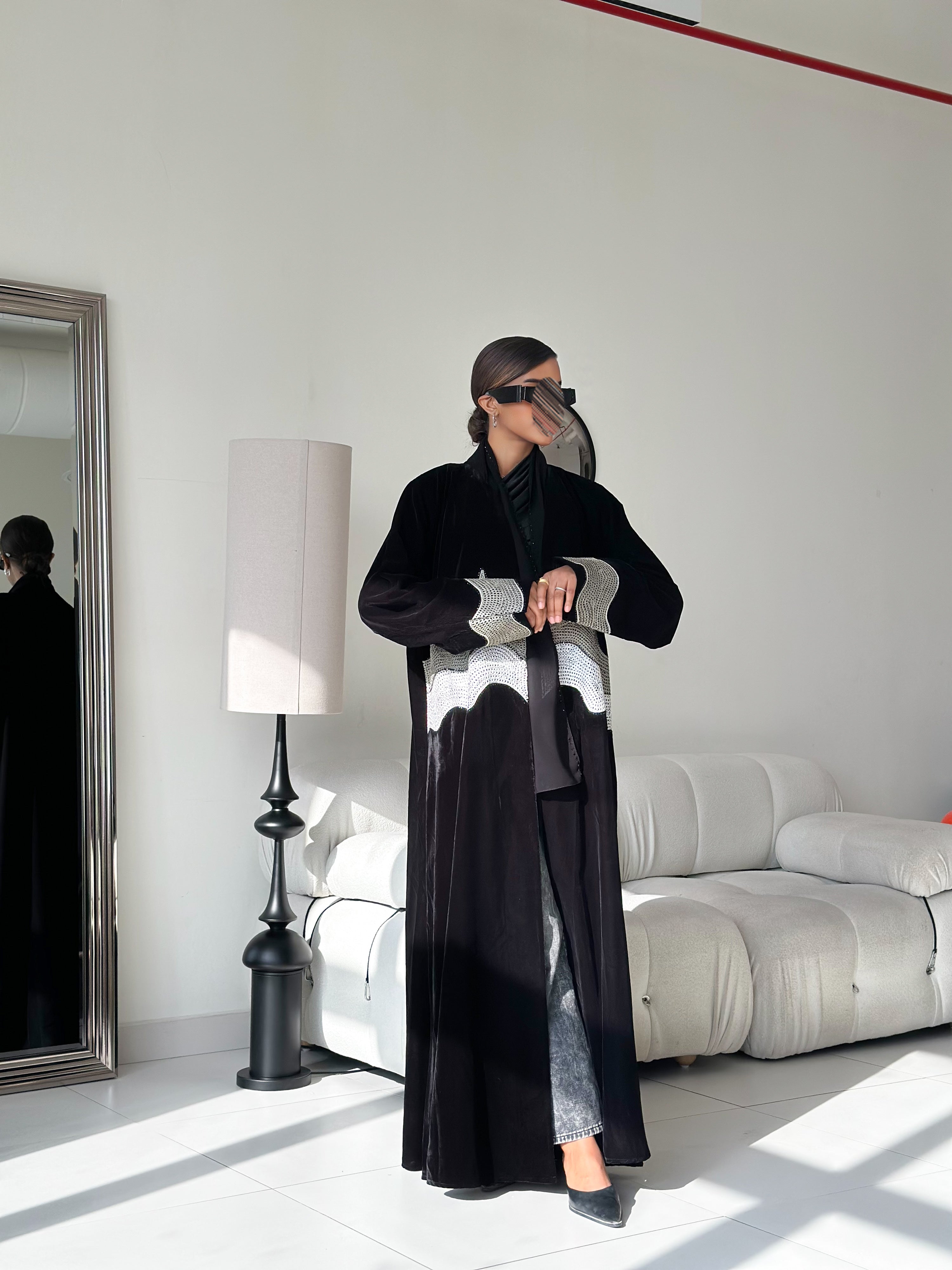 MW645 - Light Crepe Standing with Jacquard Half-Cloche