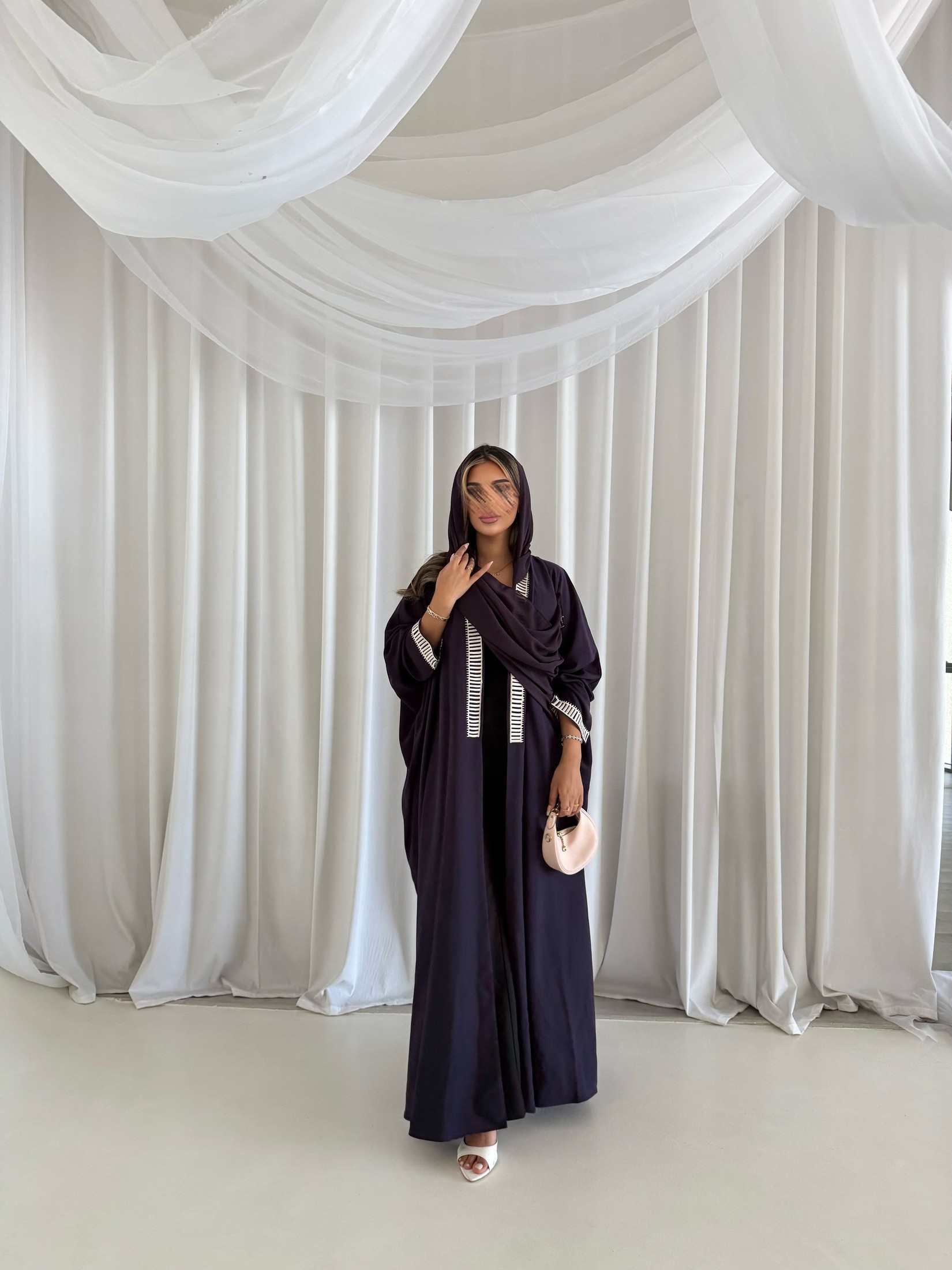 MWT2112 - عباية كريب مع تطريز خفيف من الأمام -Crepe Abaya with Front Embroidery - Aya