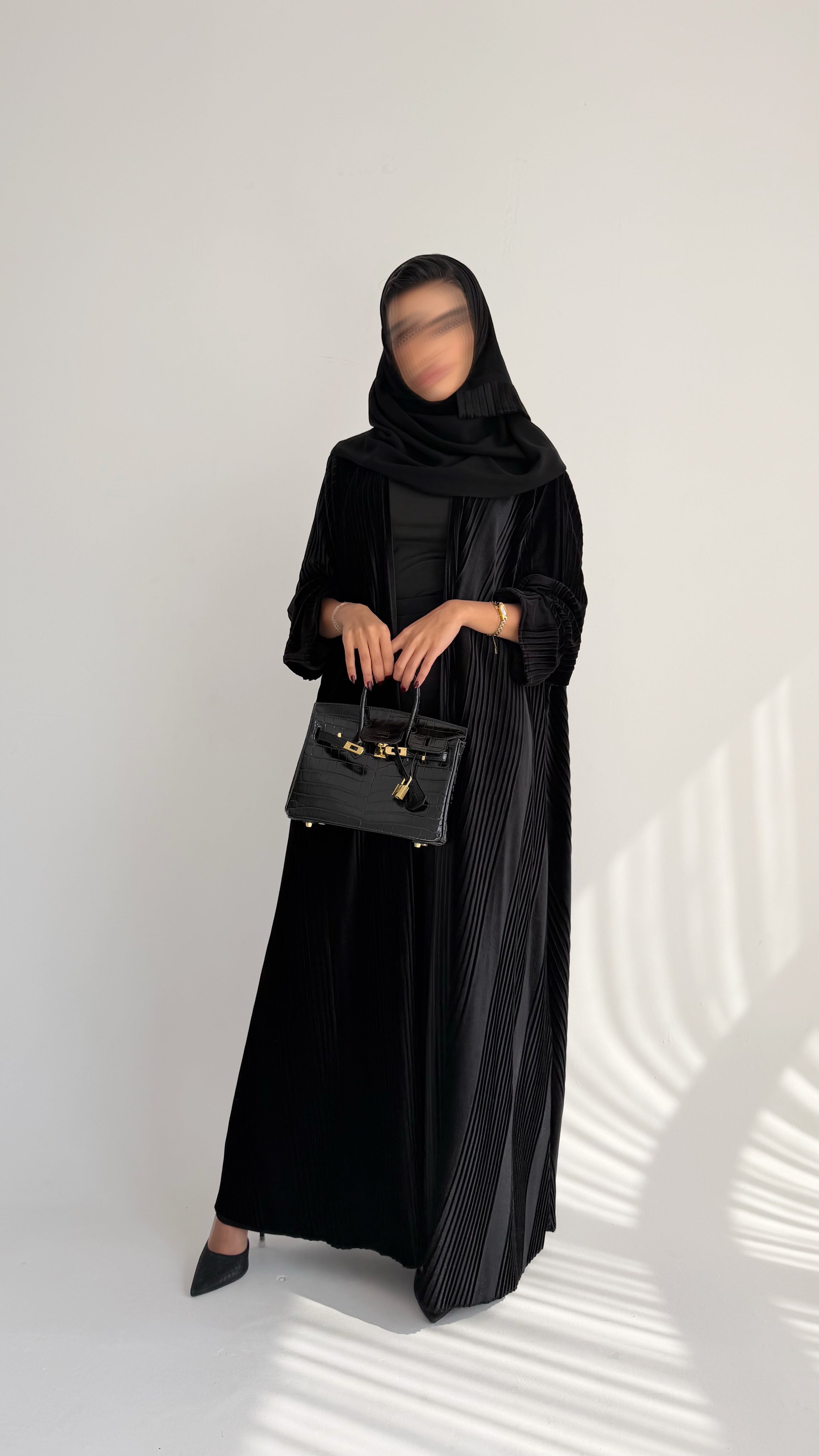 MW645 - Light Crepe Standing with Jacquard Half-Cloche