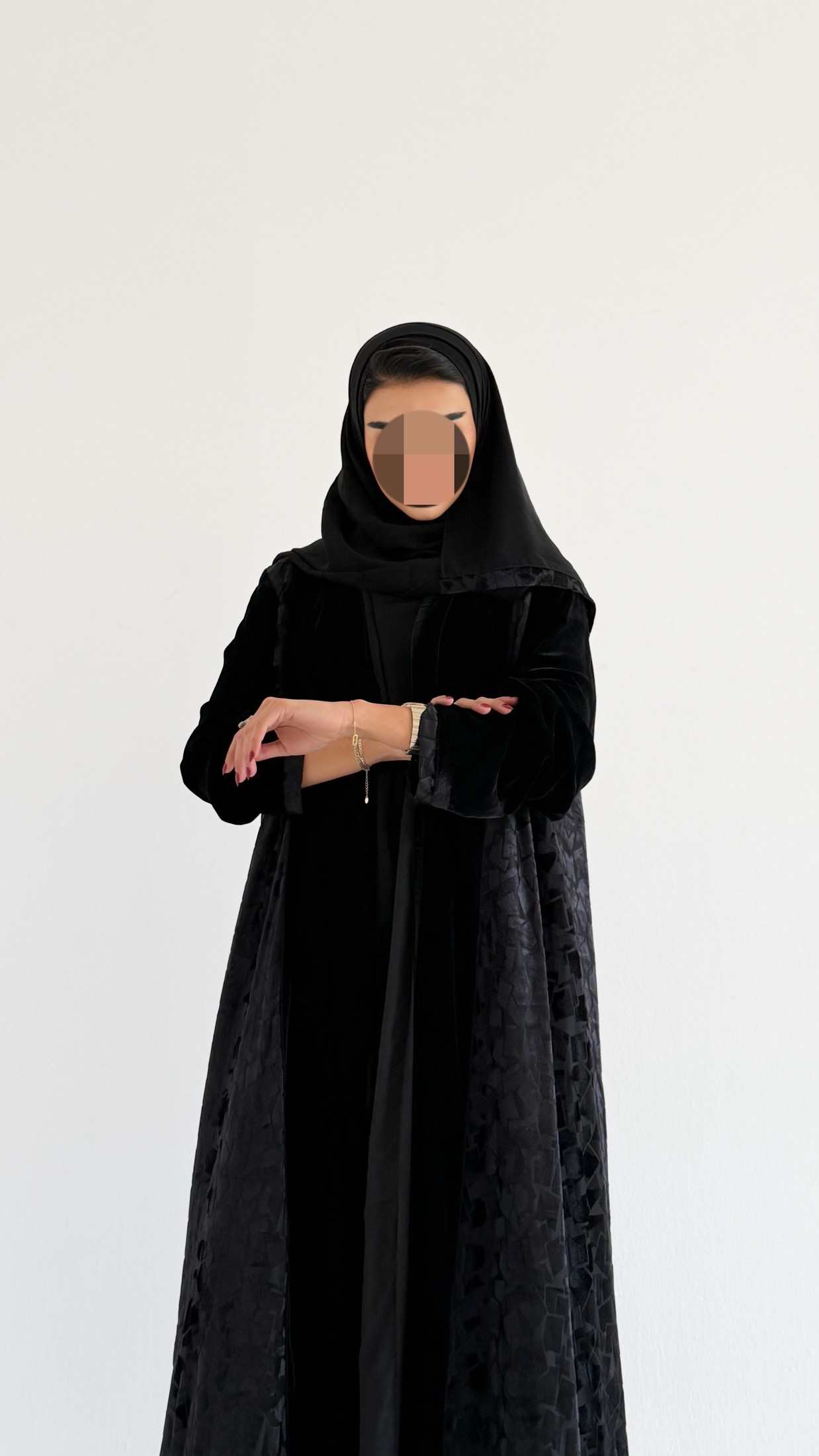 MWE915 - عباية سوداء مخمل - Aya